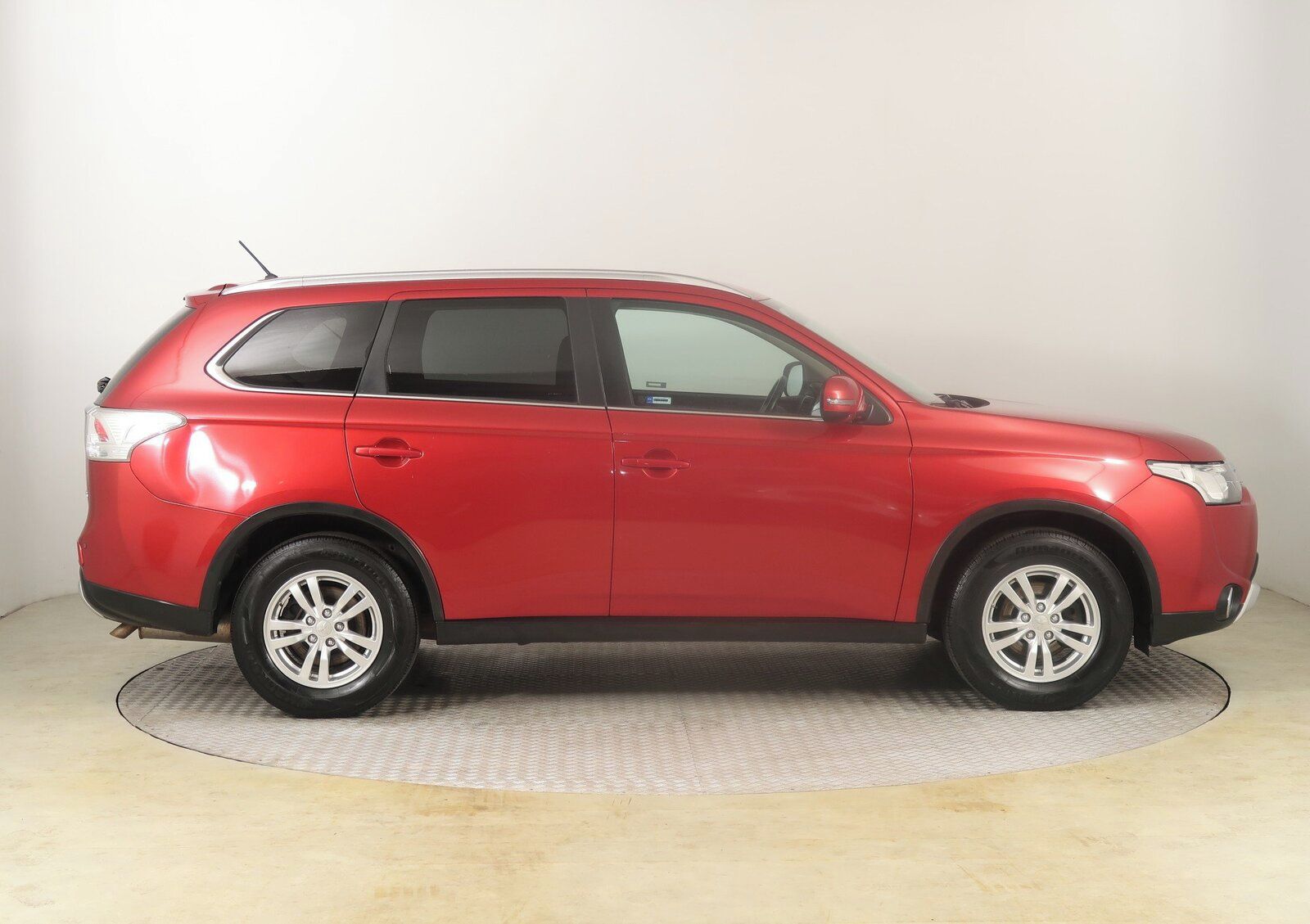 Mitsubishi Outlander, 2.2 DI-D, 4X4, Navi - fotka 6