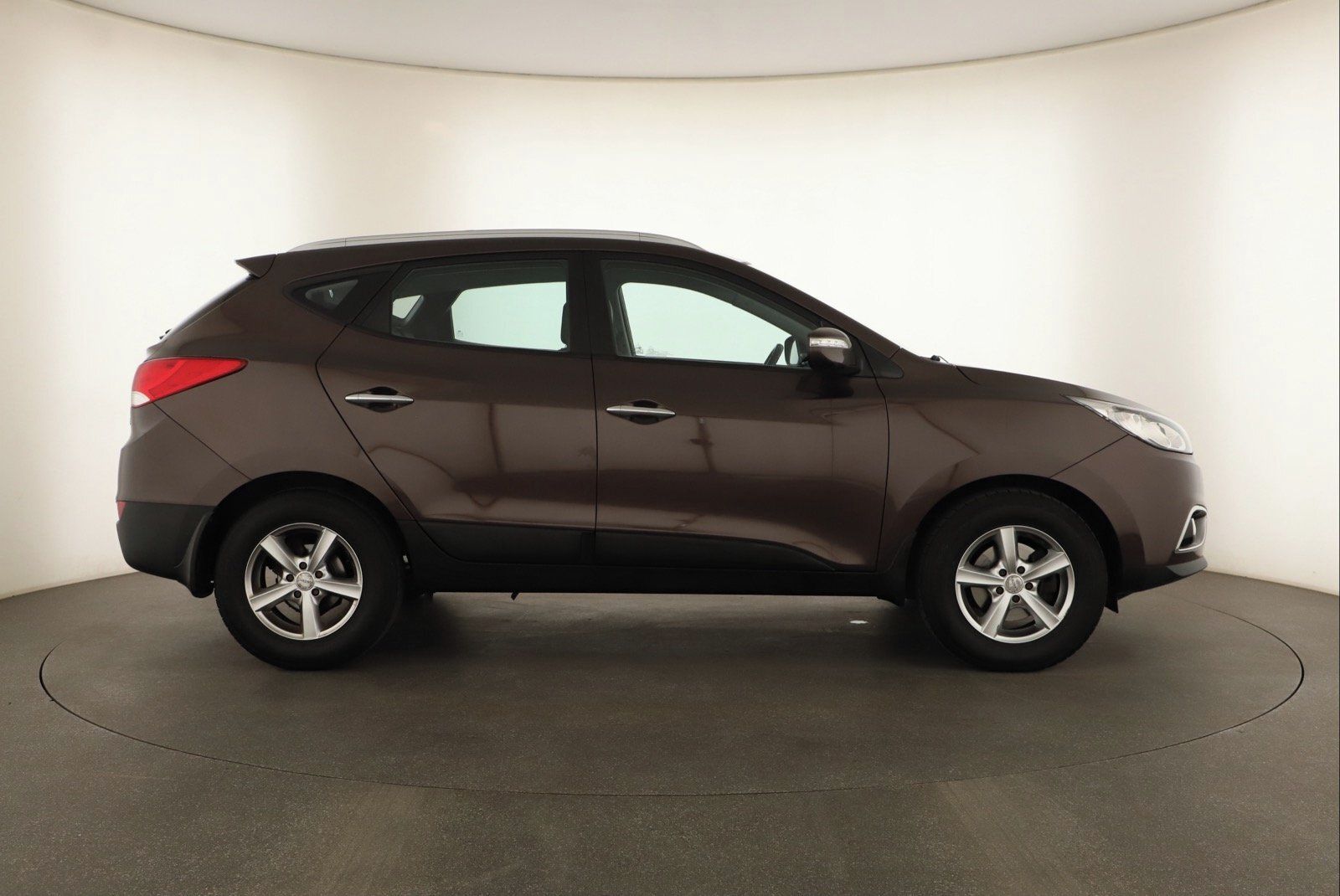 Hyundai ix35, 1.6 GDI, Kožené sedačky - fotka 6