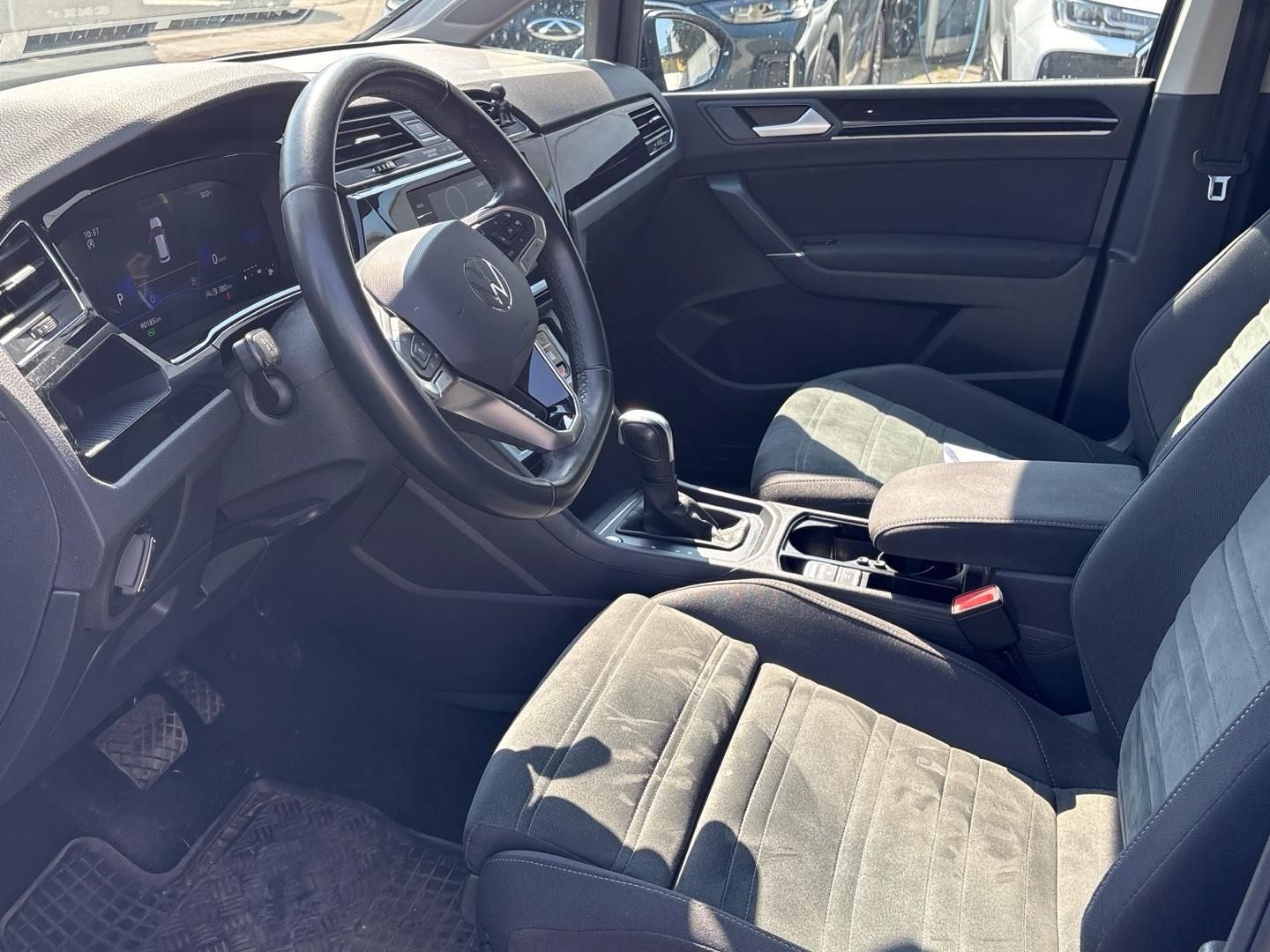 Volkswagen Touran, 1.5 TSI 110 kw REZERVACE - fotka 6