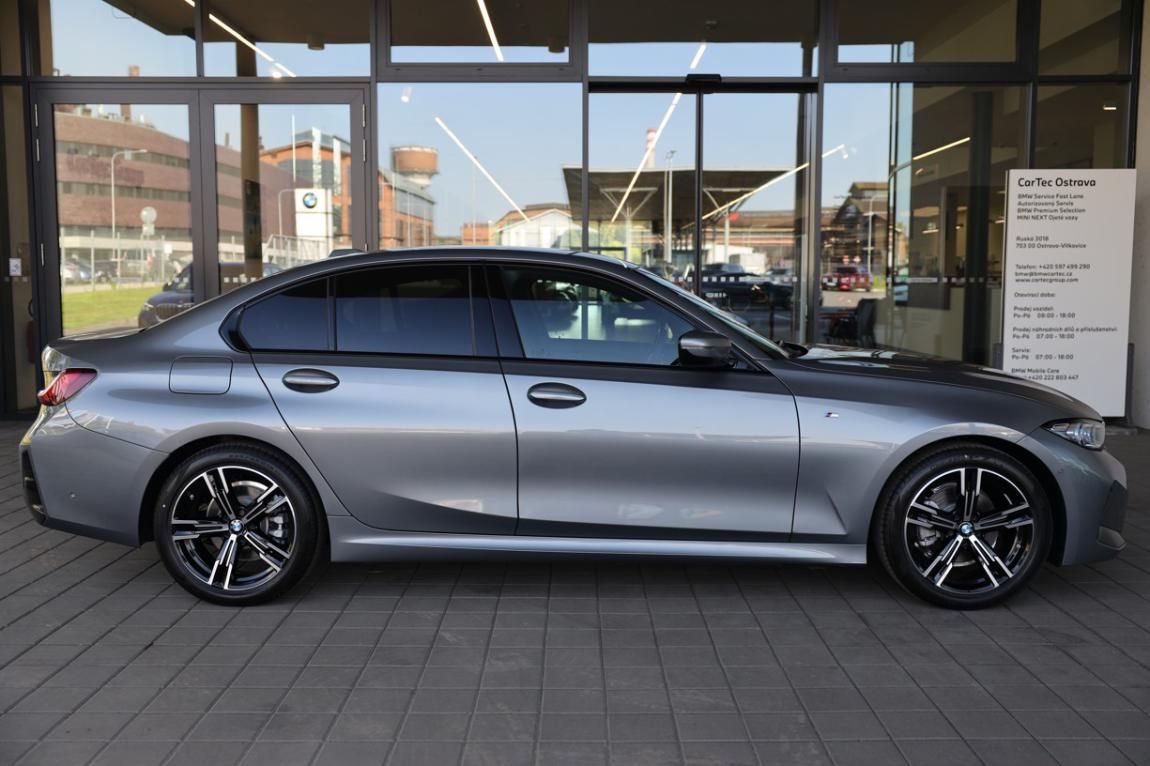 BMW Řada 3, 320d xDrive Sedan - fotka 4
