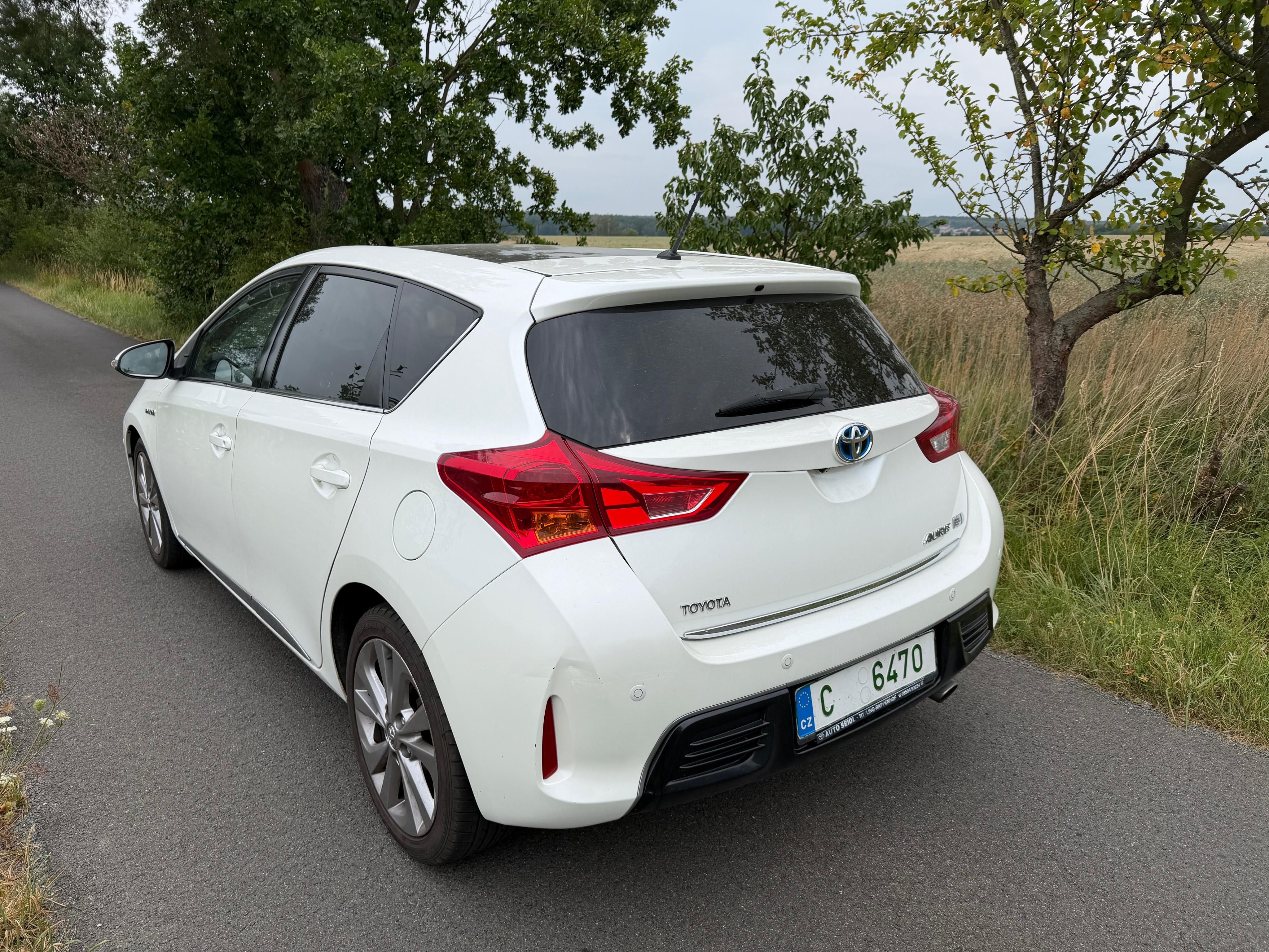 Toyota Auris, 1,8HSD Executive - fotka 4