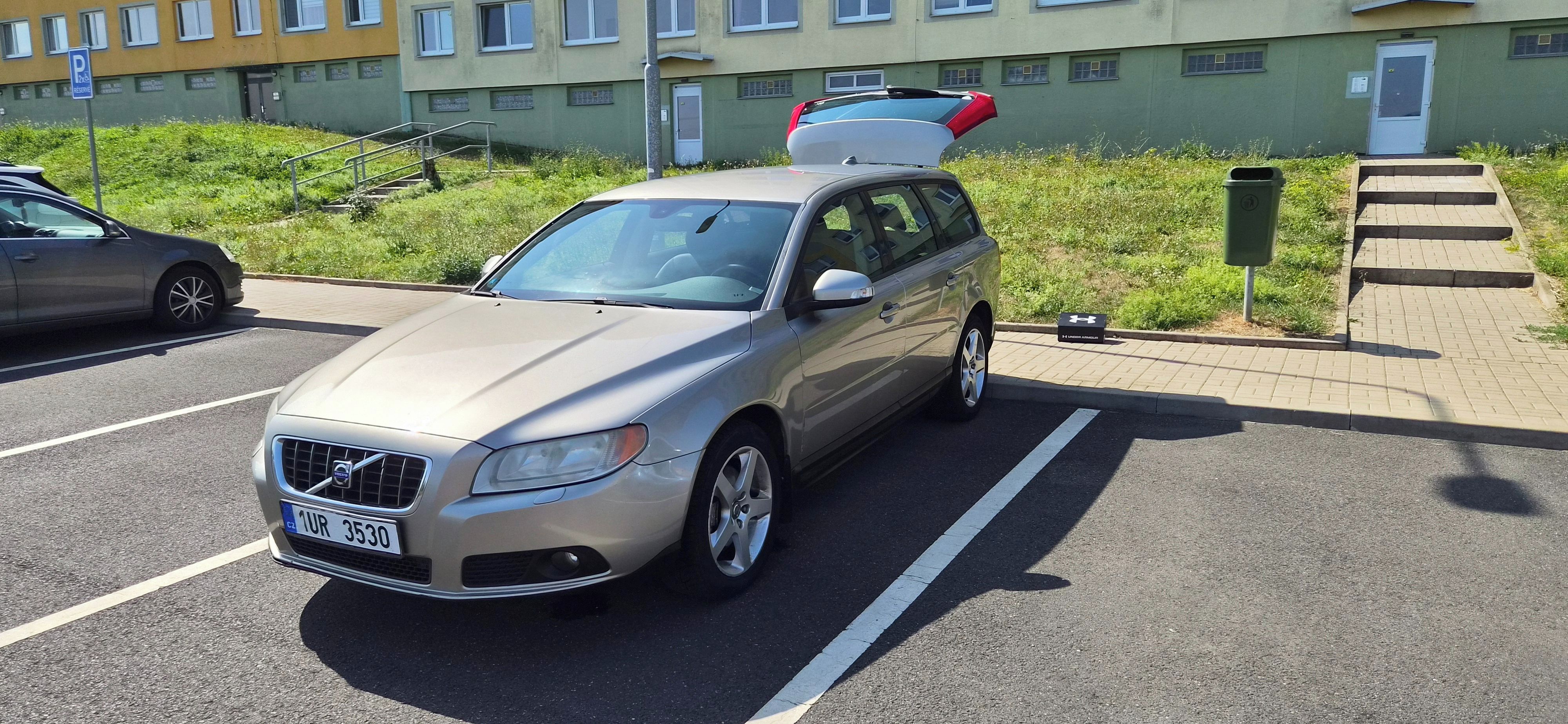 Volvo V70, Volvo V70 2.5T 147 kW Webasto - fotka 4