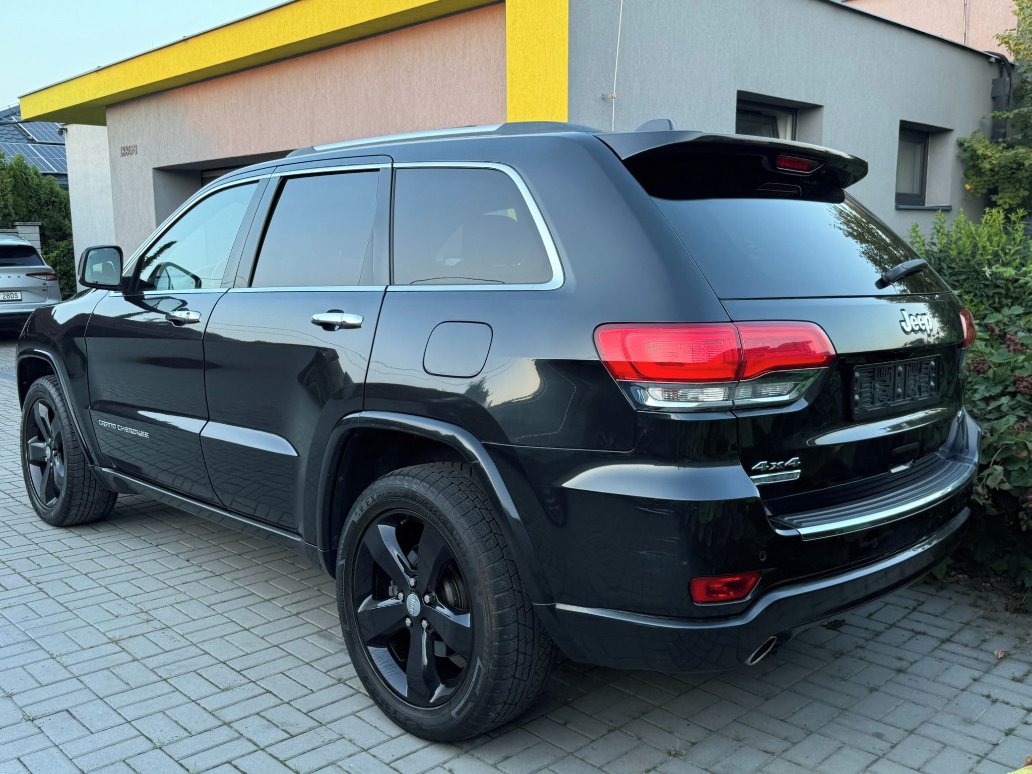 Jeep Grand Cherokee, 3.0CRDi 184kW! OVERLAND! - fotka 2