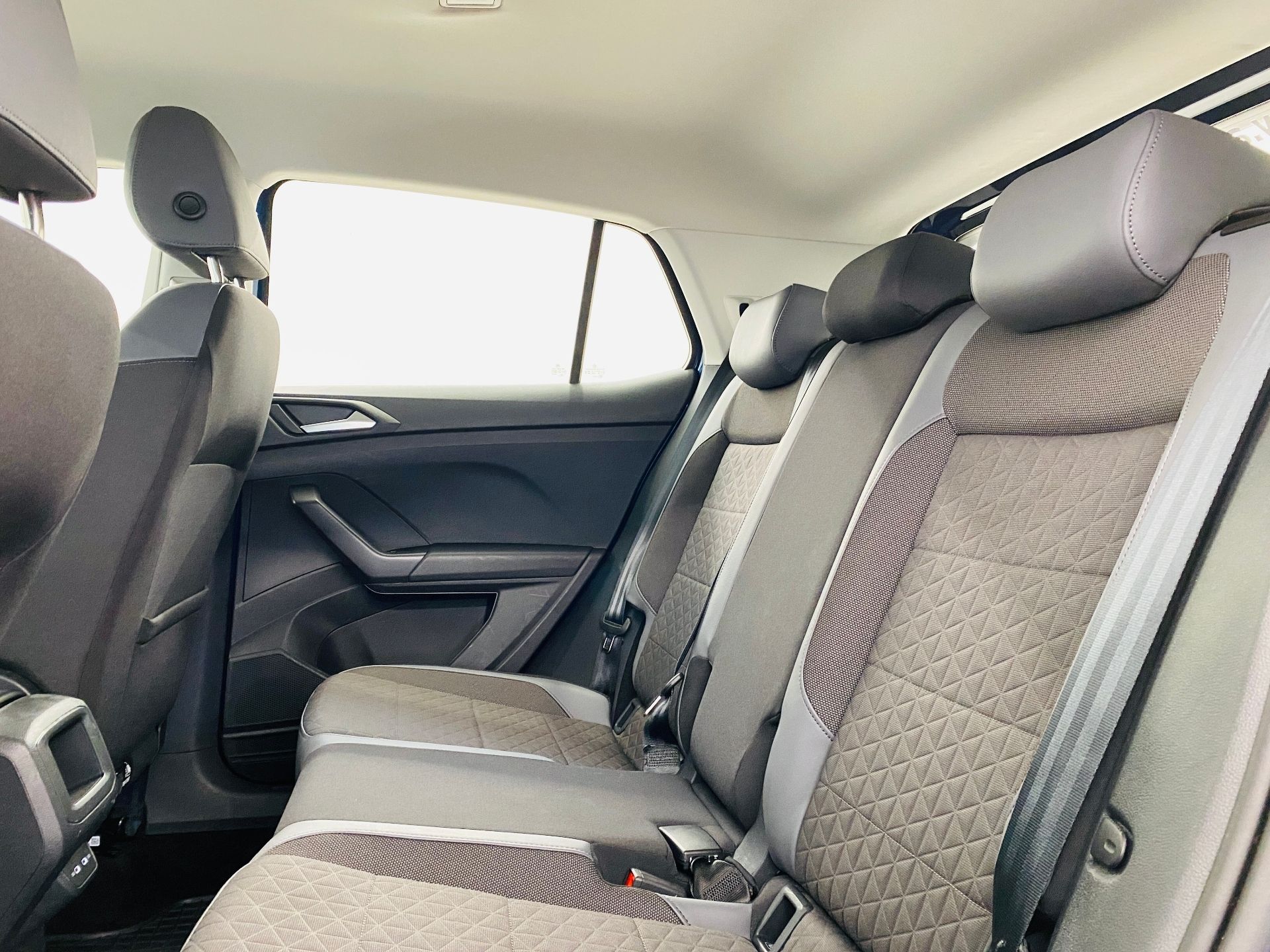 Volkswagen T-Cross, 1.0 TSI DSG  81kW Highline - fotka 6