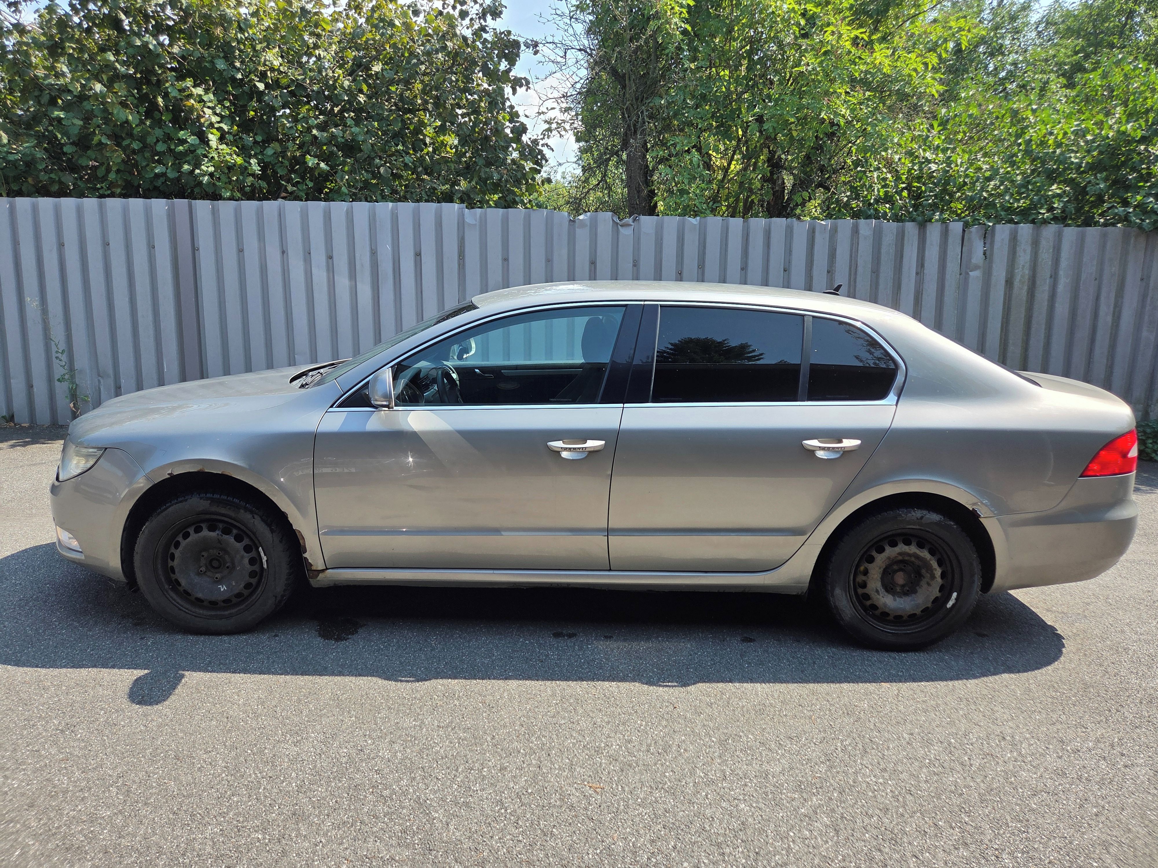 Škoda Superb - fotka 2