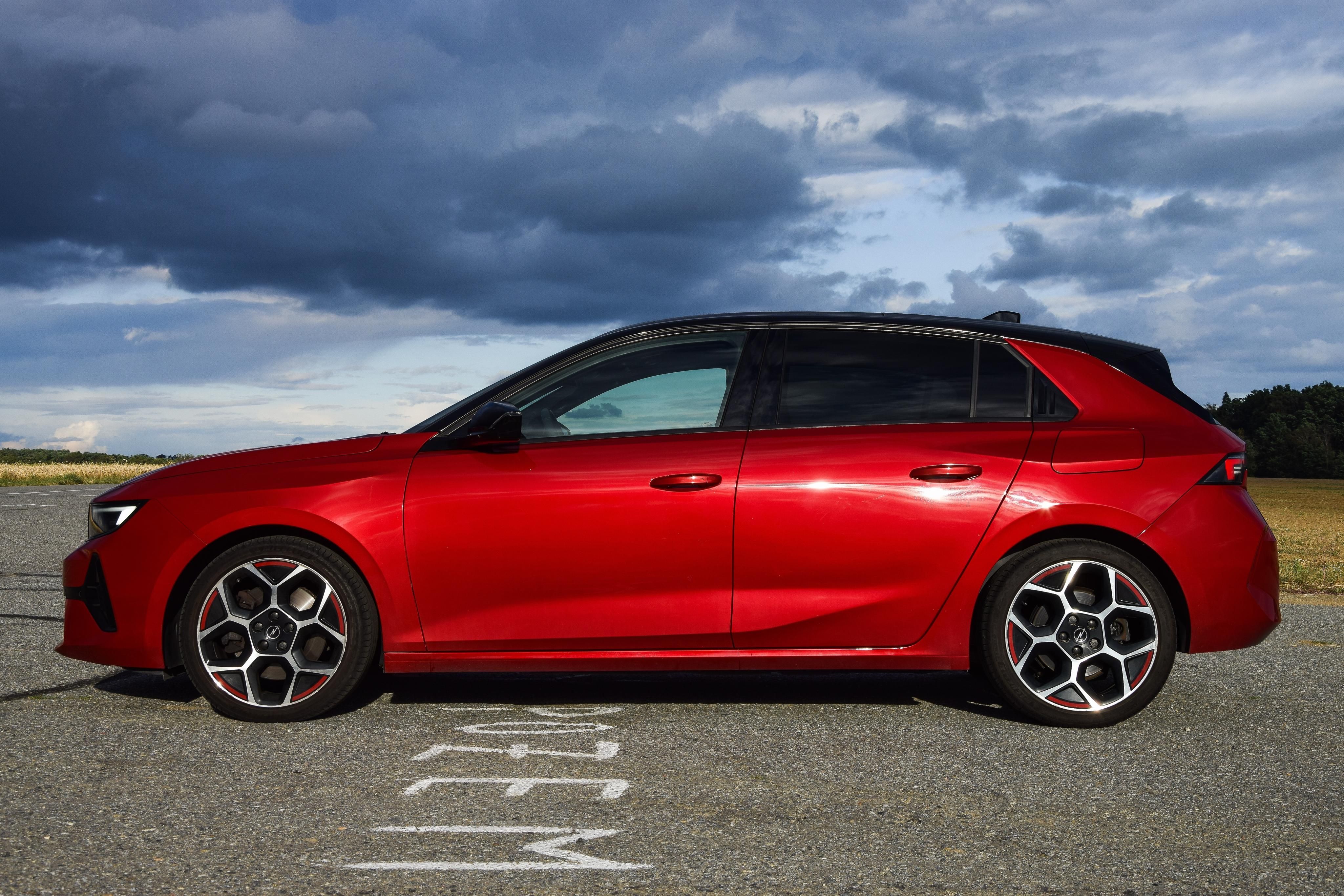 Opel Astra, Opel Astra 1.6 Plug-in Hybrid