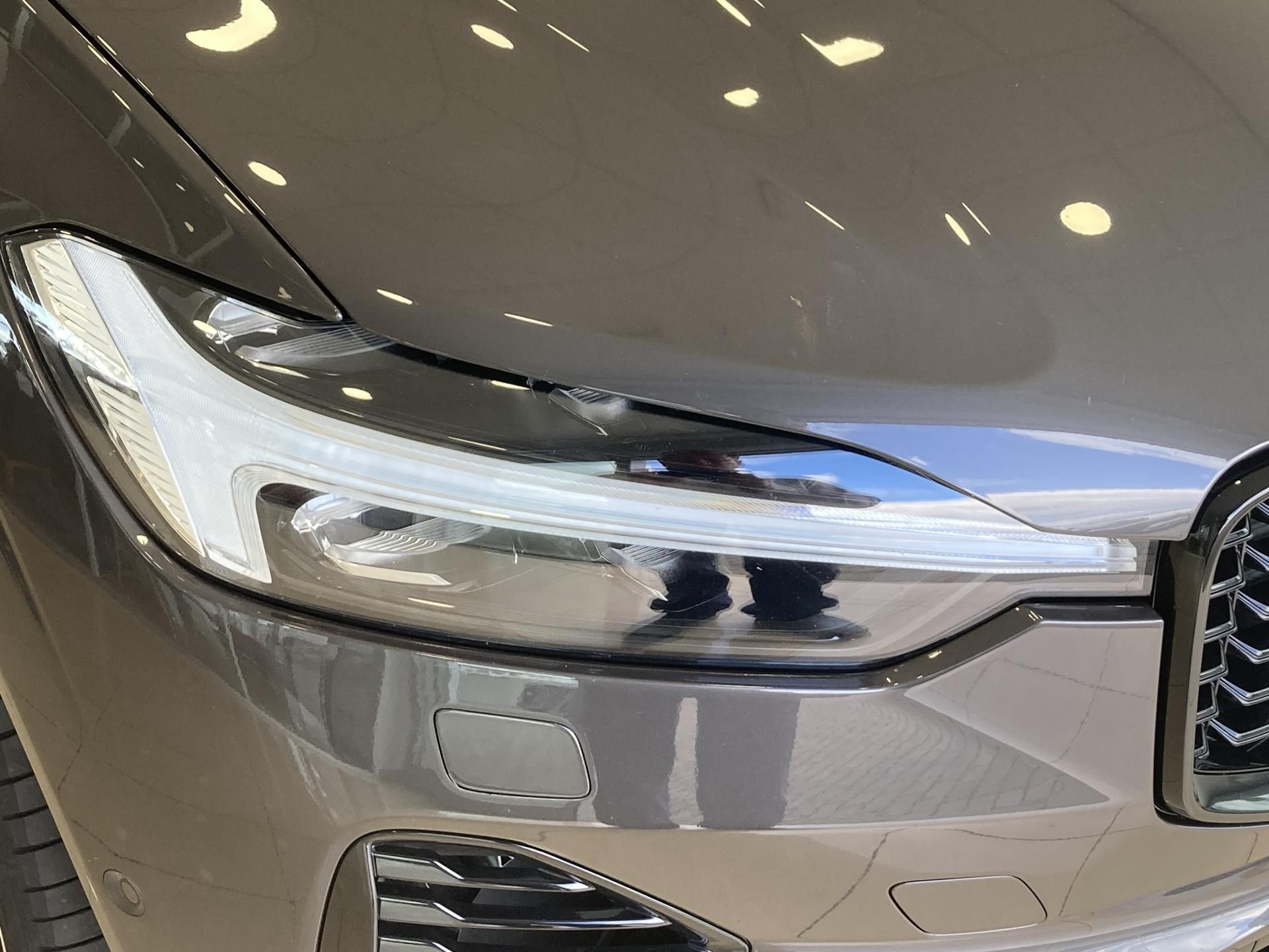 Volvo XC60, T6 eAWD Recharge Plus Dark AT8 - fotka 4