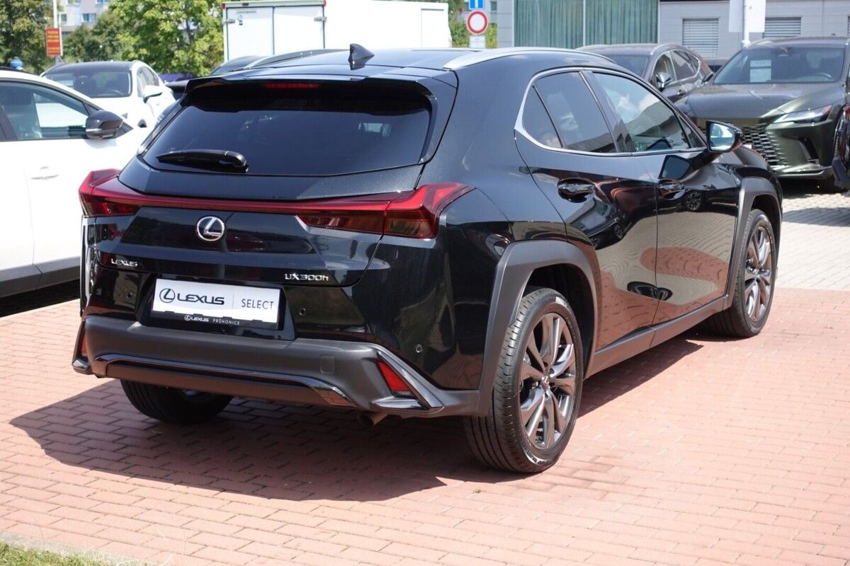 Lexus UX 300h, UX300h F SPORT Design - fotka 5