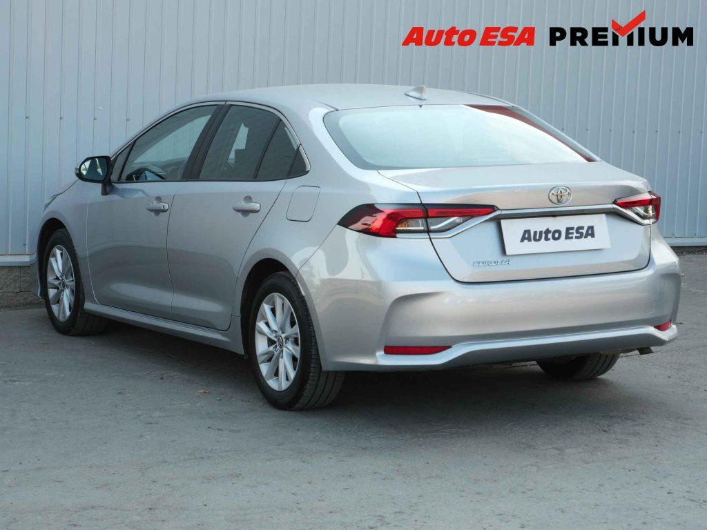 Toyota Corolla, 1.5 VVT-i - fotka 6