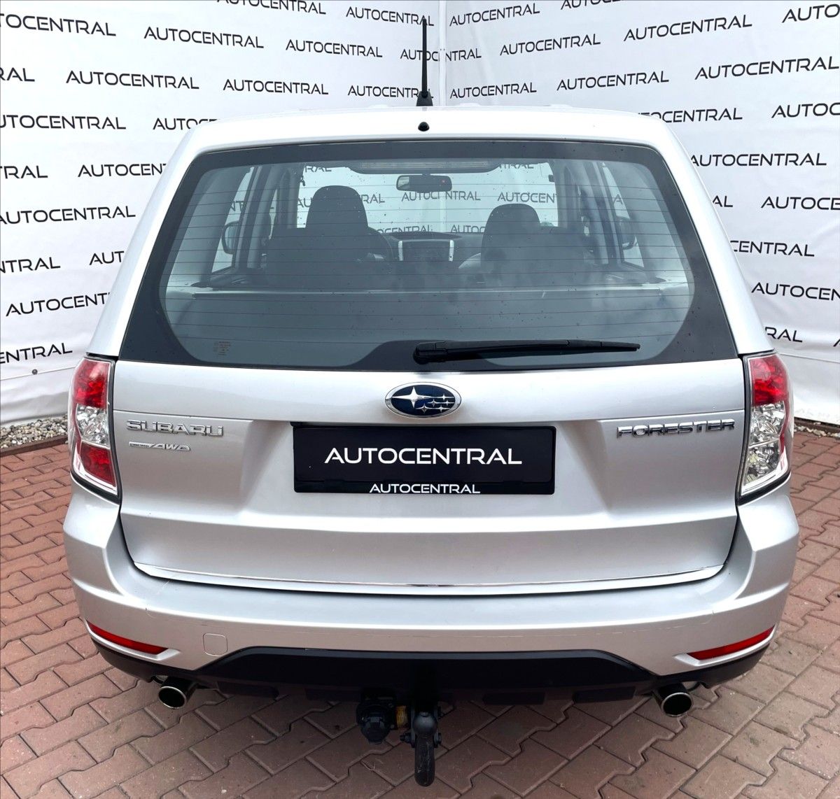 Subaru Forester, 2,0 i,110kW,AWD,serv.kn. - fotka 5