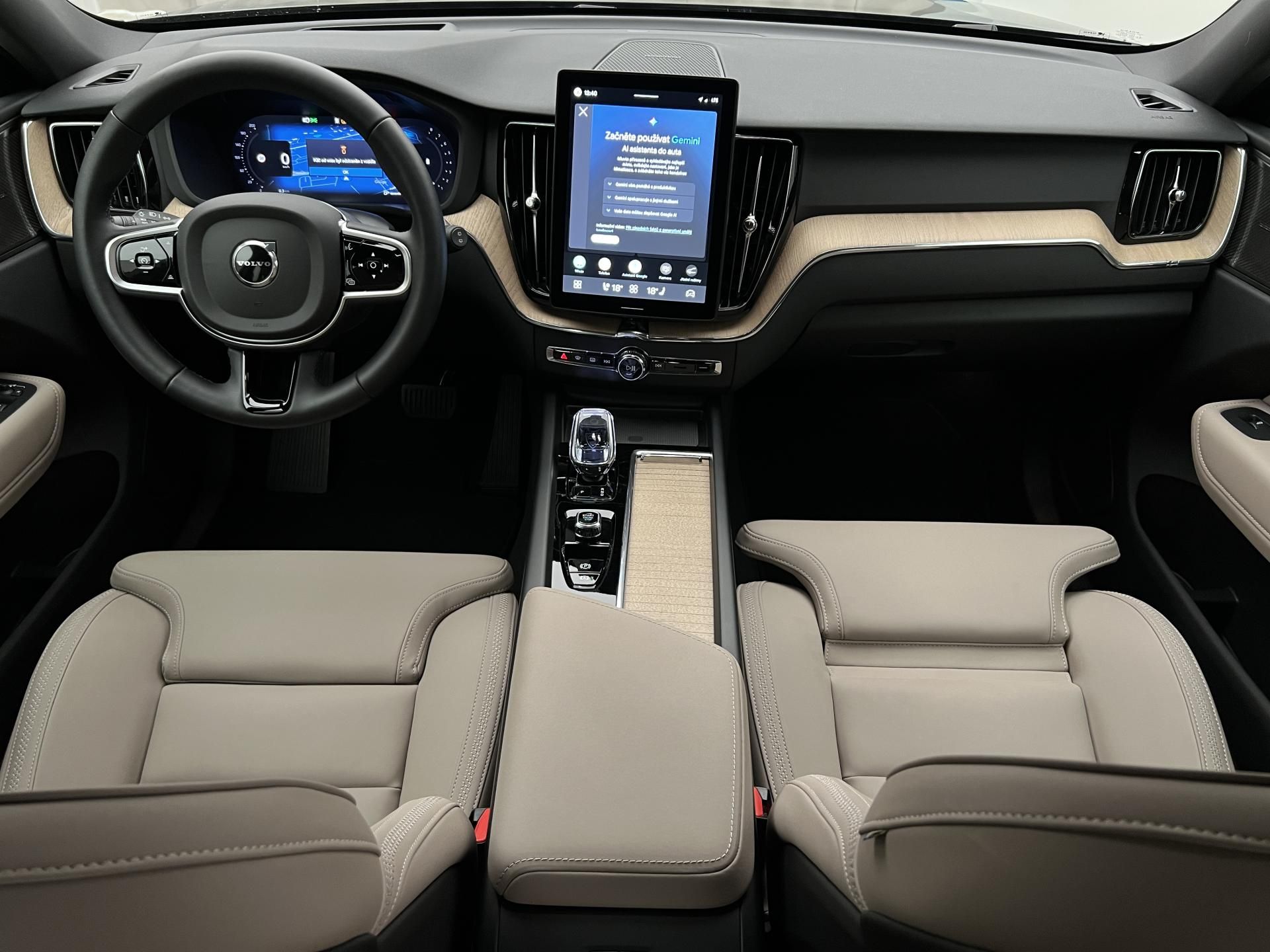 Volvo XC60, B5 AWD BRIGHT PLUS CZ 1. maj. - fotka 2