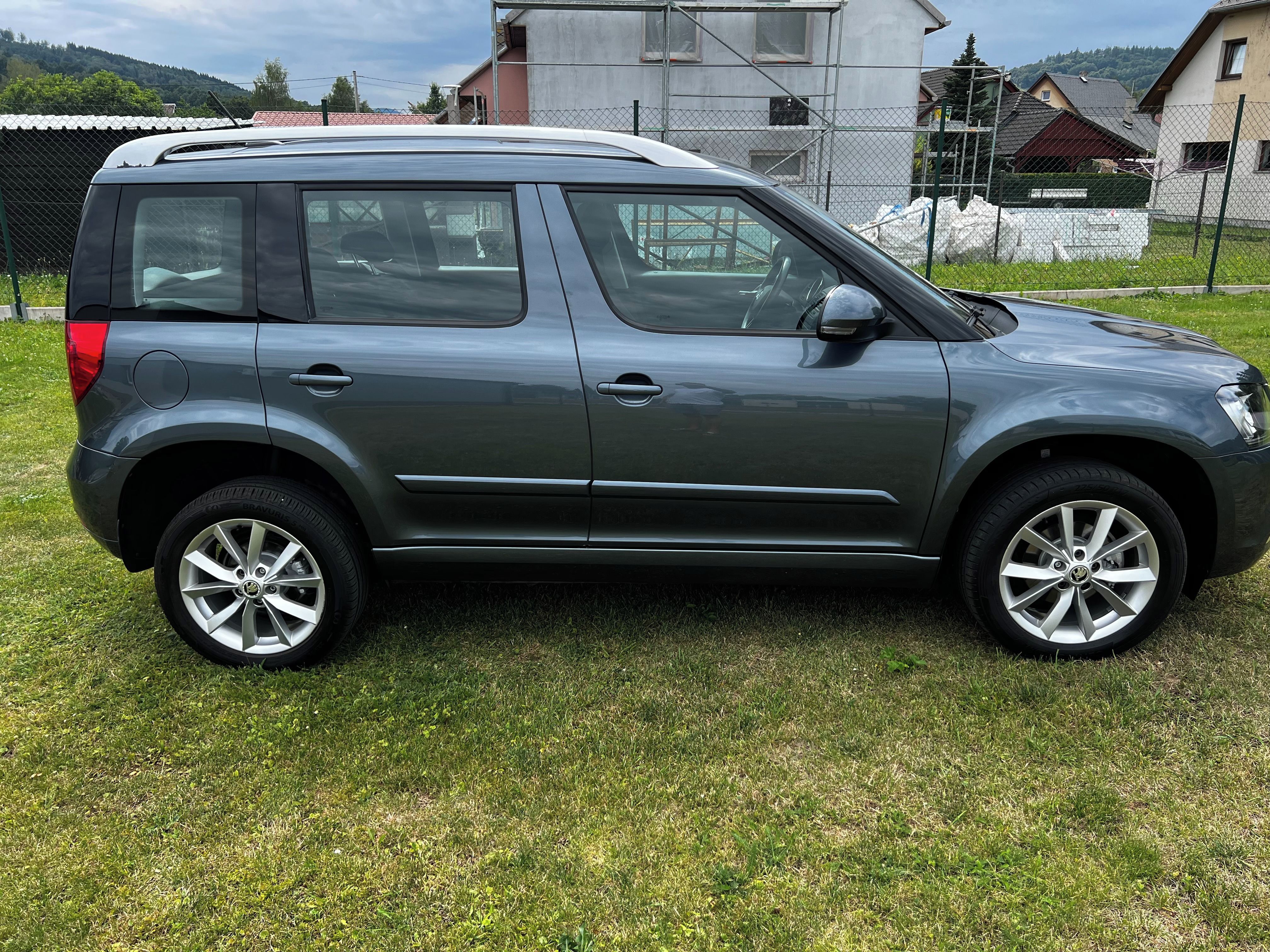 Škoda Yeti, 1.2TSi ELEGANCE TOP VÝBAVA ! - fotka 4