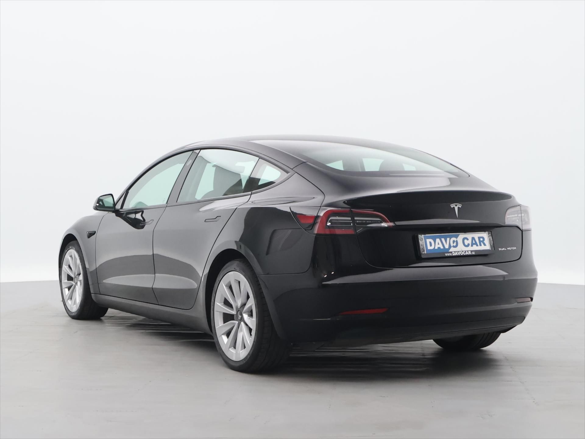 Tesla Model 3, Long Range 75kWh AWD sOH 96,4% - fotka 5