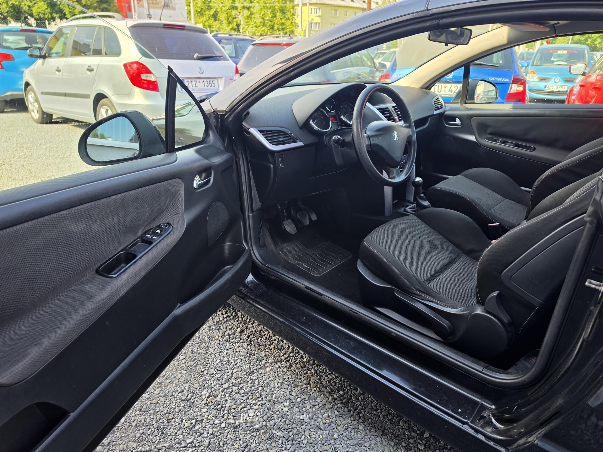 Peugeot 207, 1.6 i Kabriolet - fotka 6