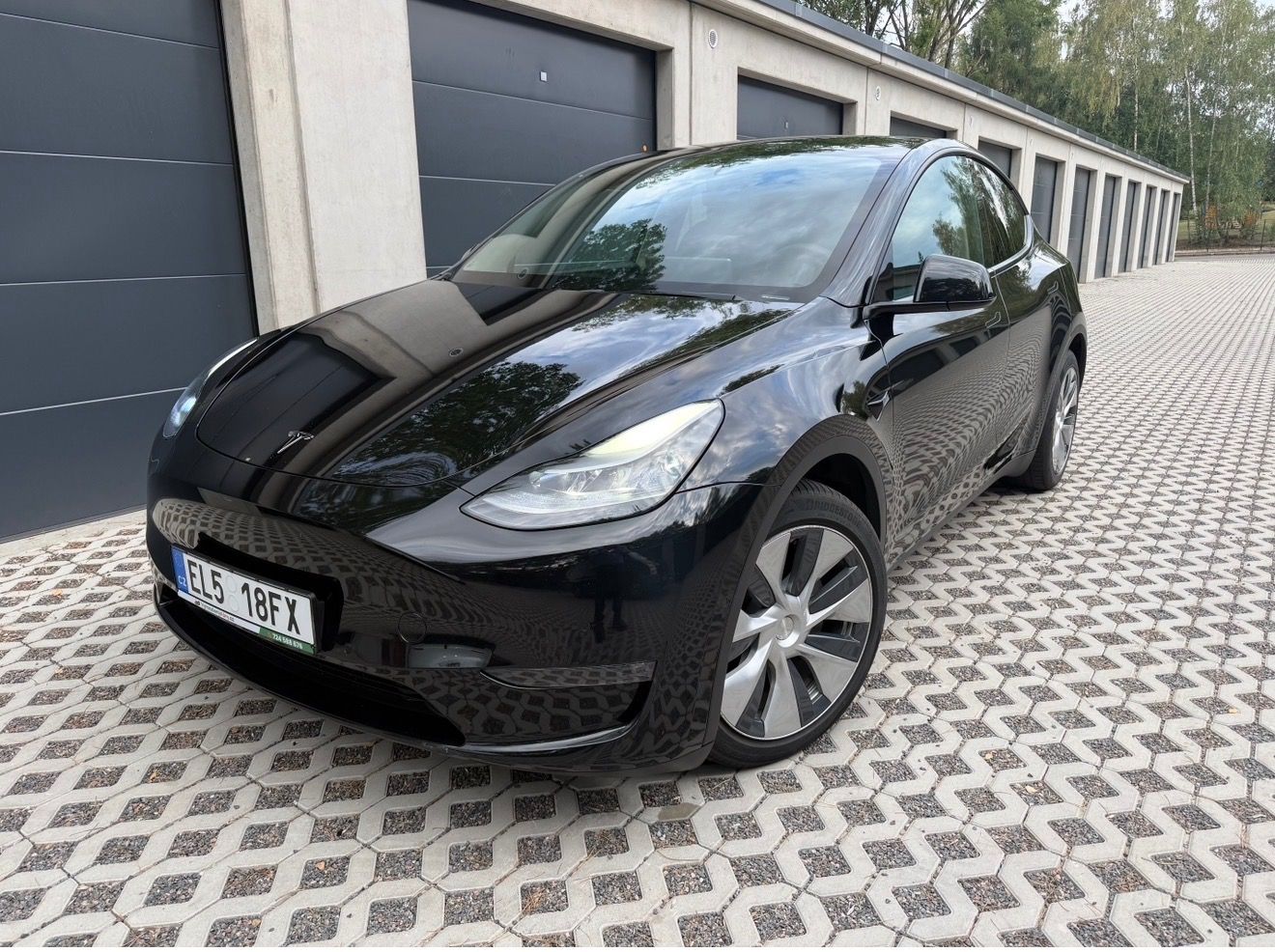 Tesla Model Y, Long Range, tažné, DPH