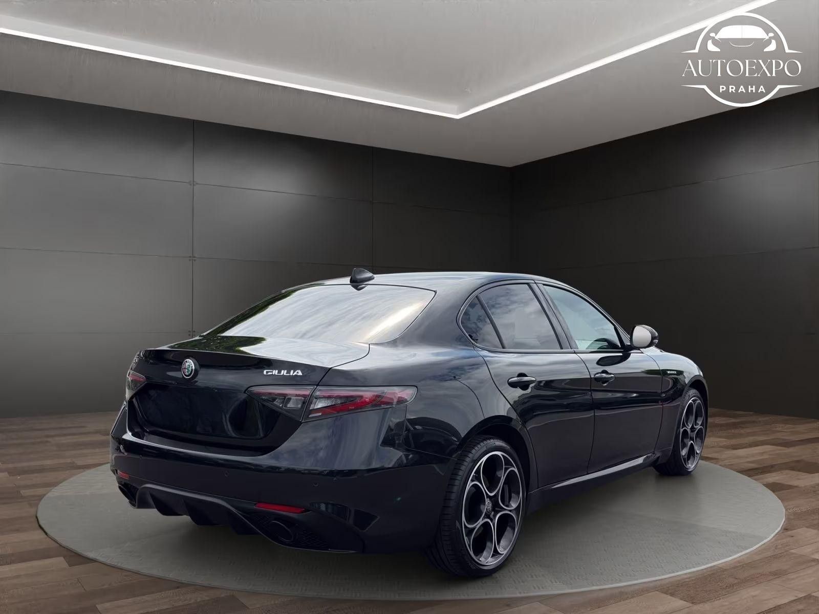 Alfa Romeo Giulia, MY24 Veloce Premium Paket - fotka 3