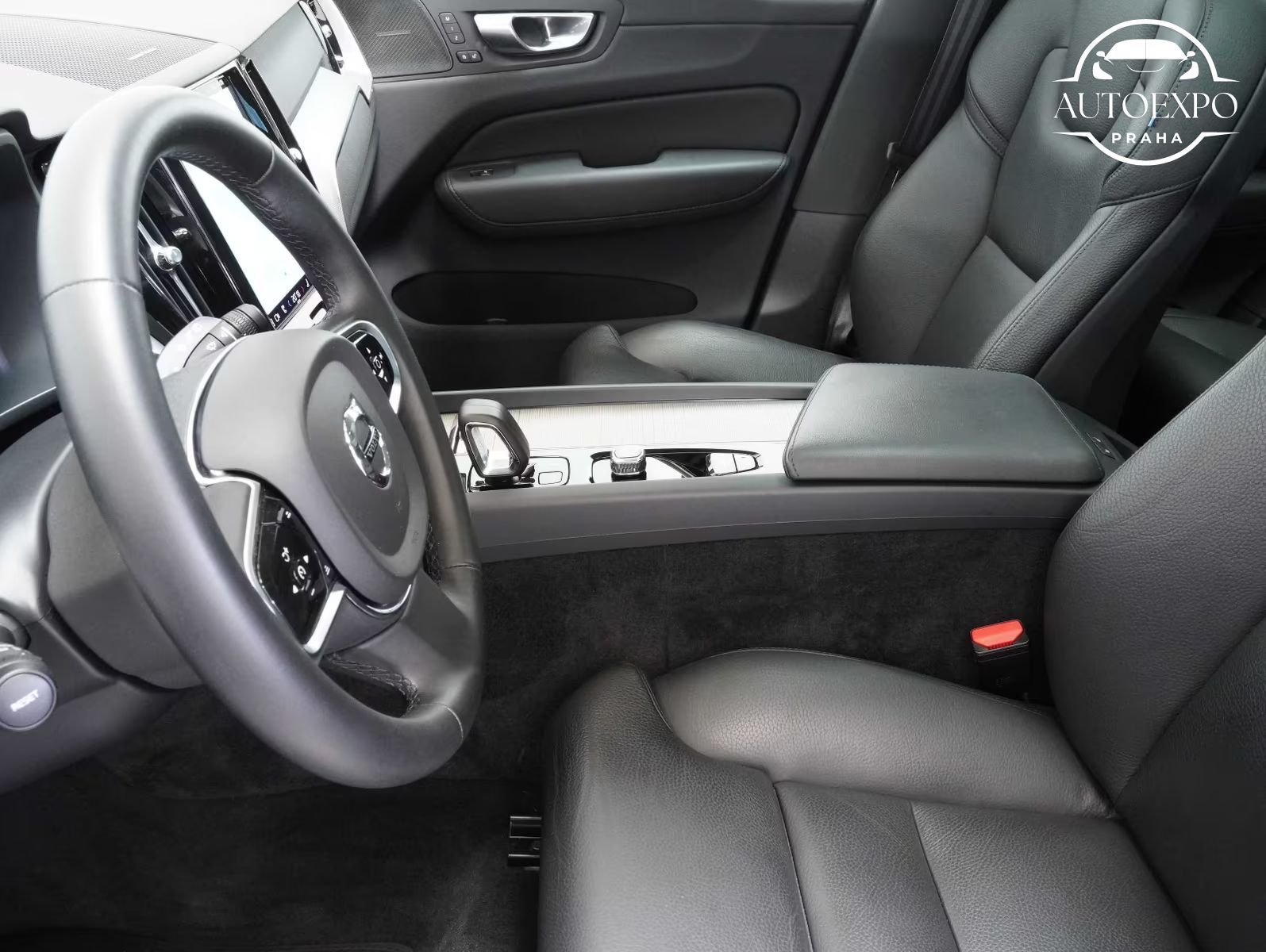Volvo XC60, B4 B Plus Dark*LED*PANORAMA - fotka 6