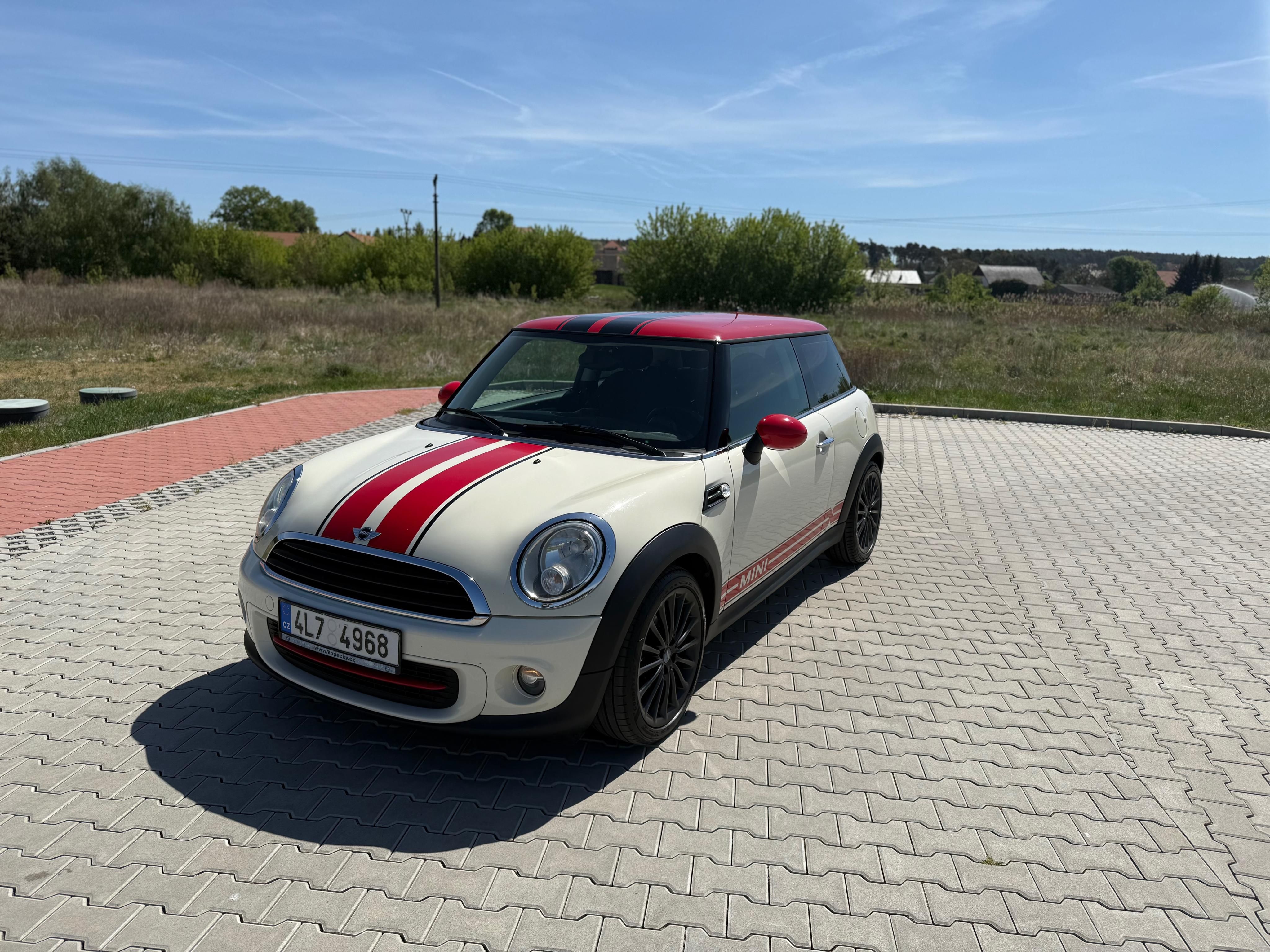 Mini One, MINI One 1.6 benzín, 2013 - fotka 4