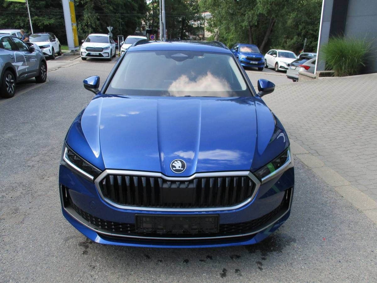 Škoda Superb, Combi Selection 2,0TDI 110 kW - fotka 2