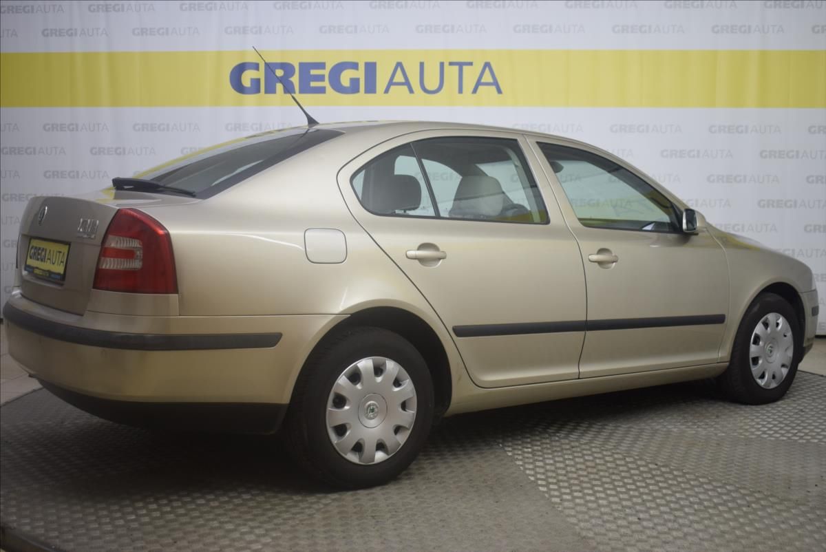 Škoda Octavia, 2,0 TDi DSG - fotka 6