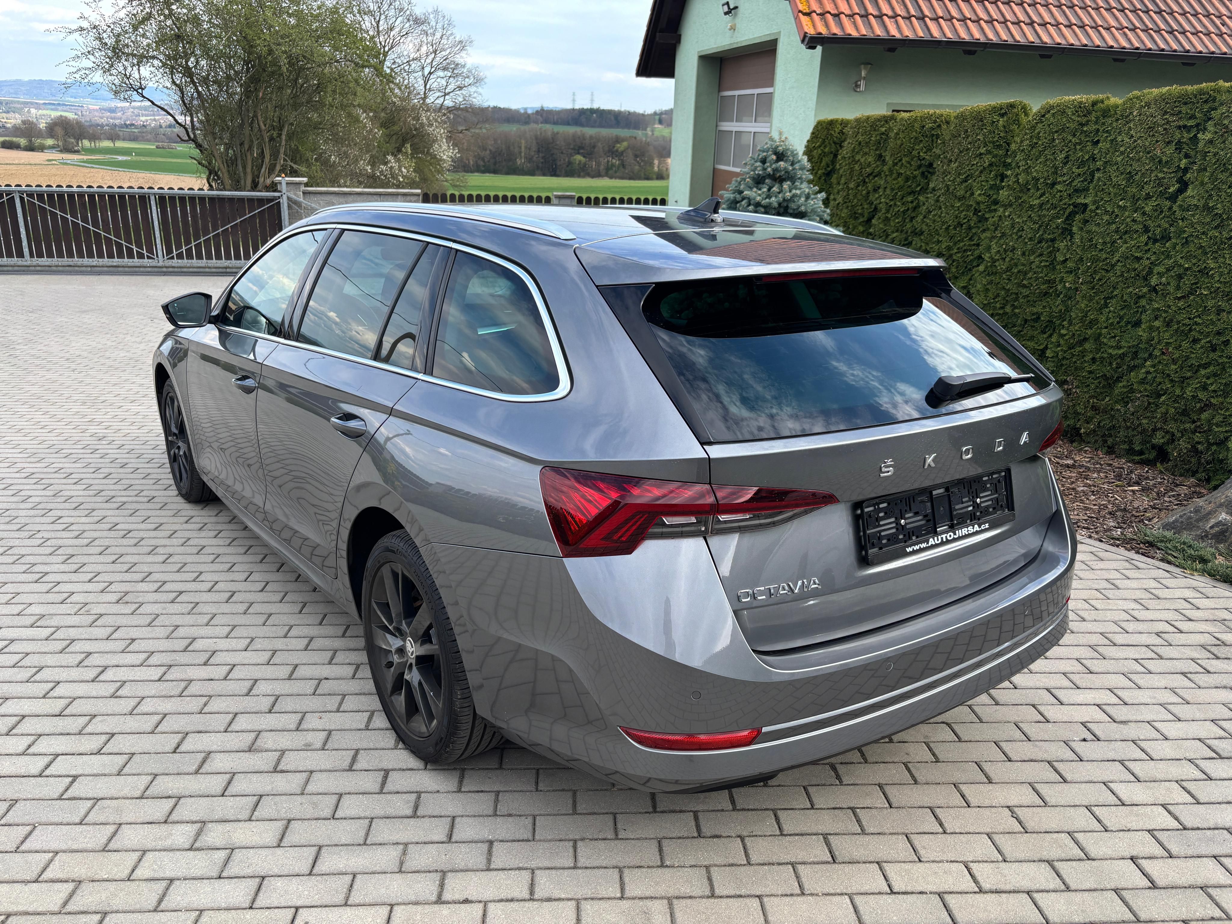 Škoda Octavia, 2,0TDI AMBITION PLUS DSG - fotka 6