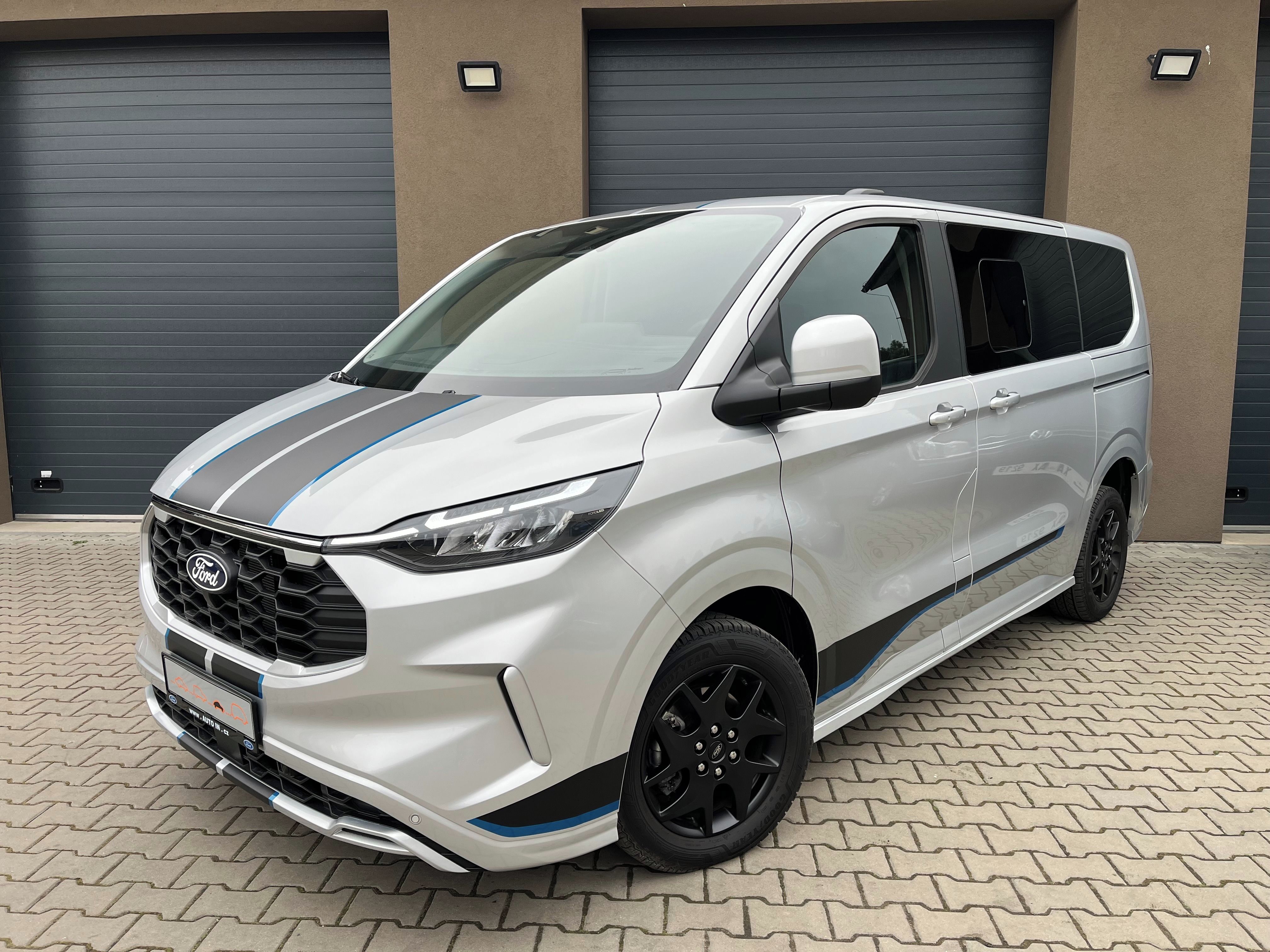 Ford Tourneo Custom, AWD 170 PS Sport el. TZ,DPH