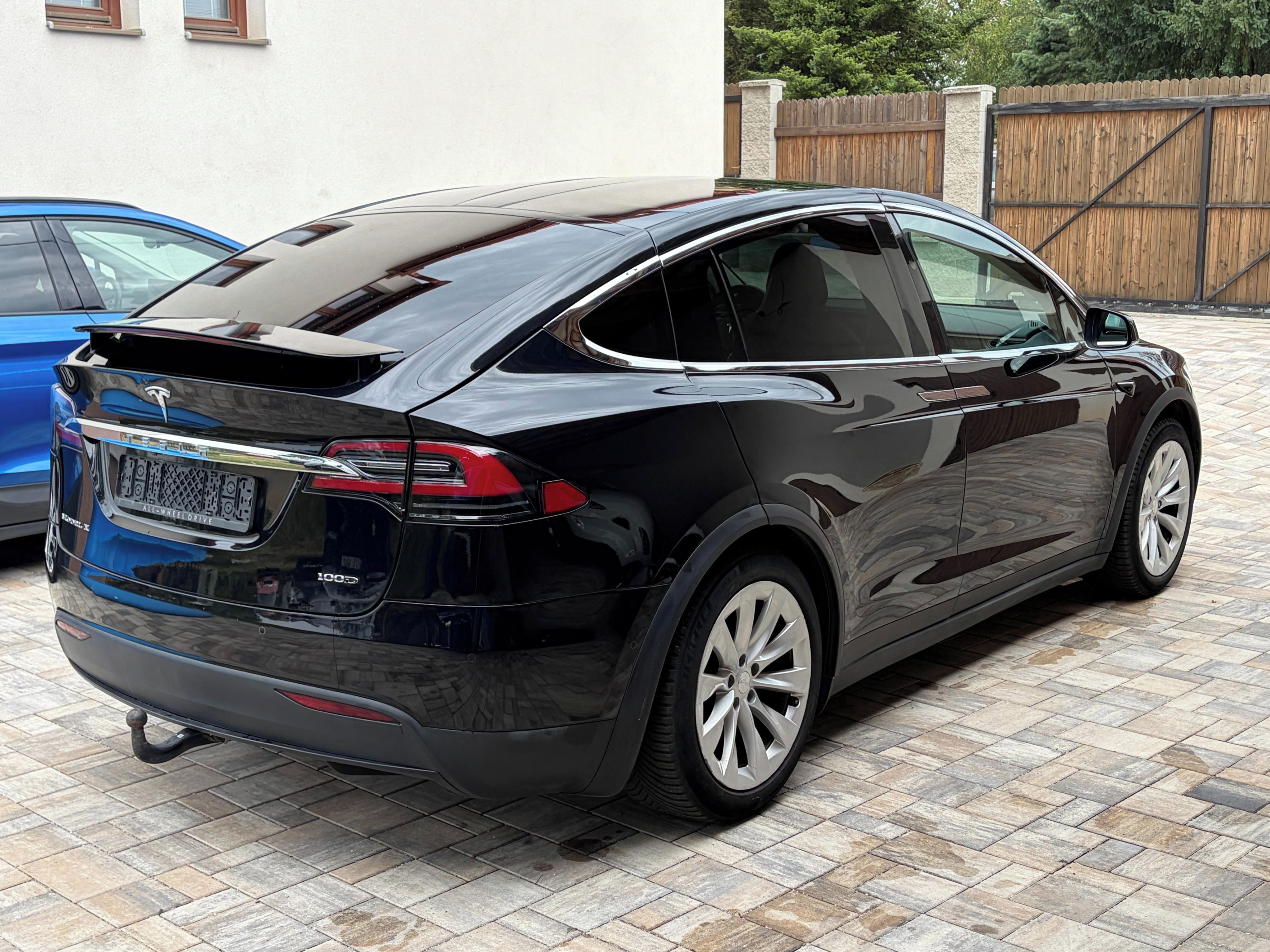 Tesla Model X, 100D, MCU2, tazne,5mist - fotka 3