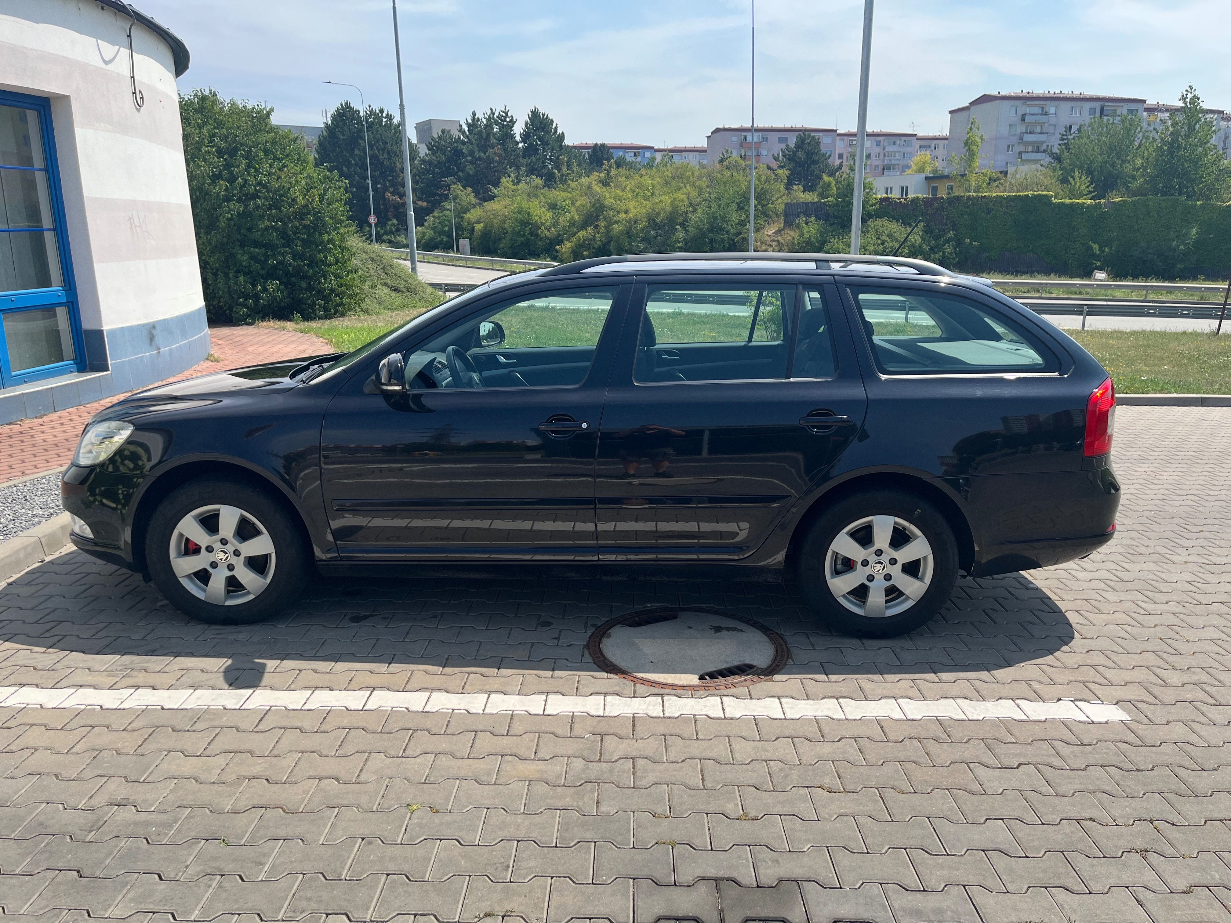 Škoda Octavia, II kombi 2,0 TDI CR CFHC - fotka 6