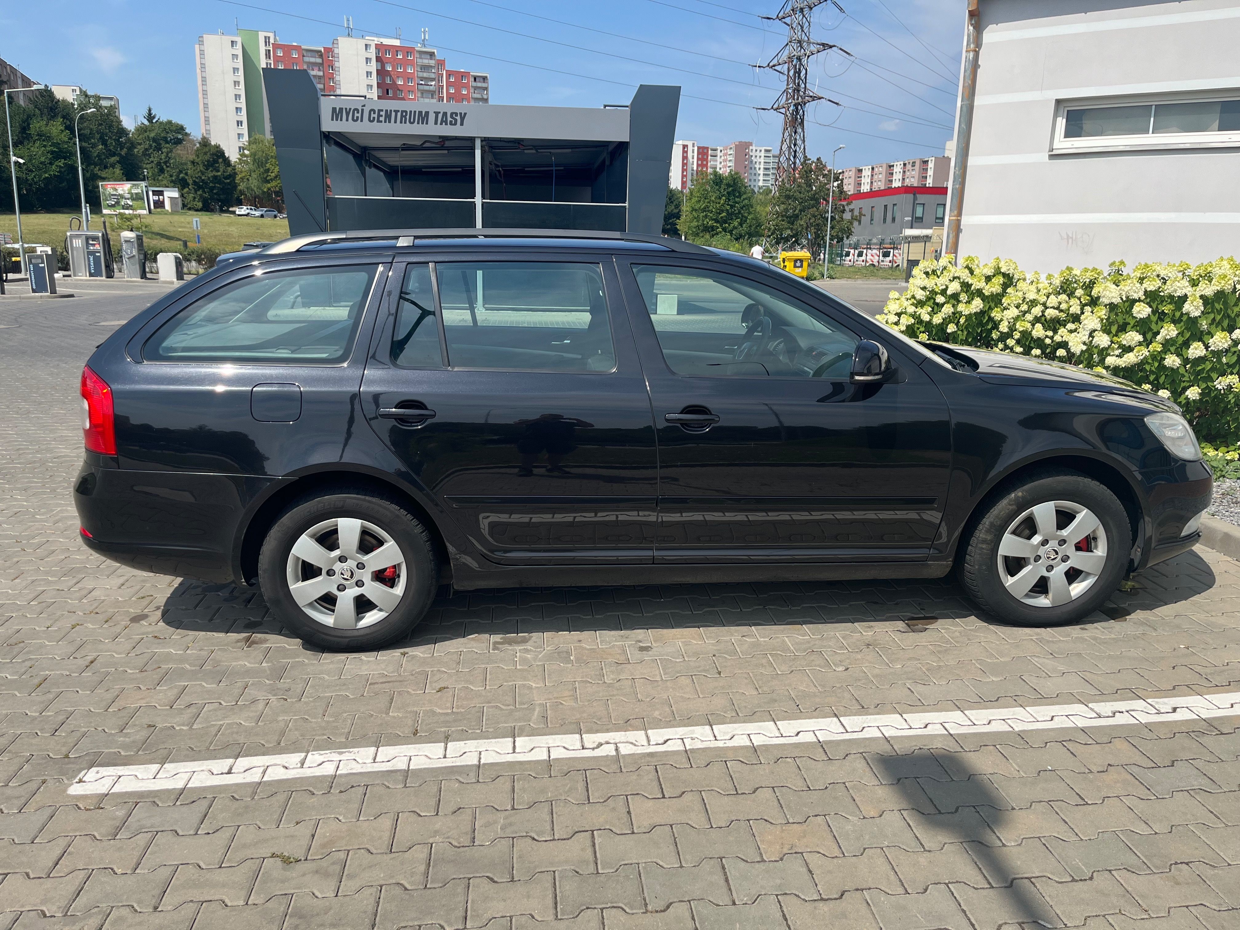 Škoda Octavia, II kombi 2,0 TDI CR CFHC - fotka 5