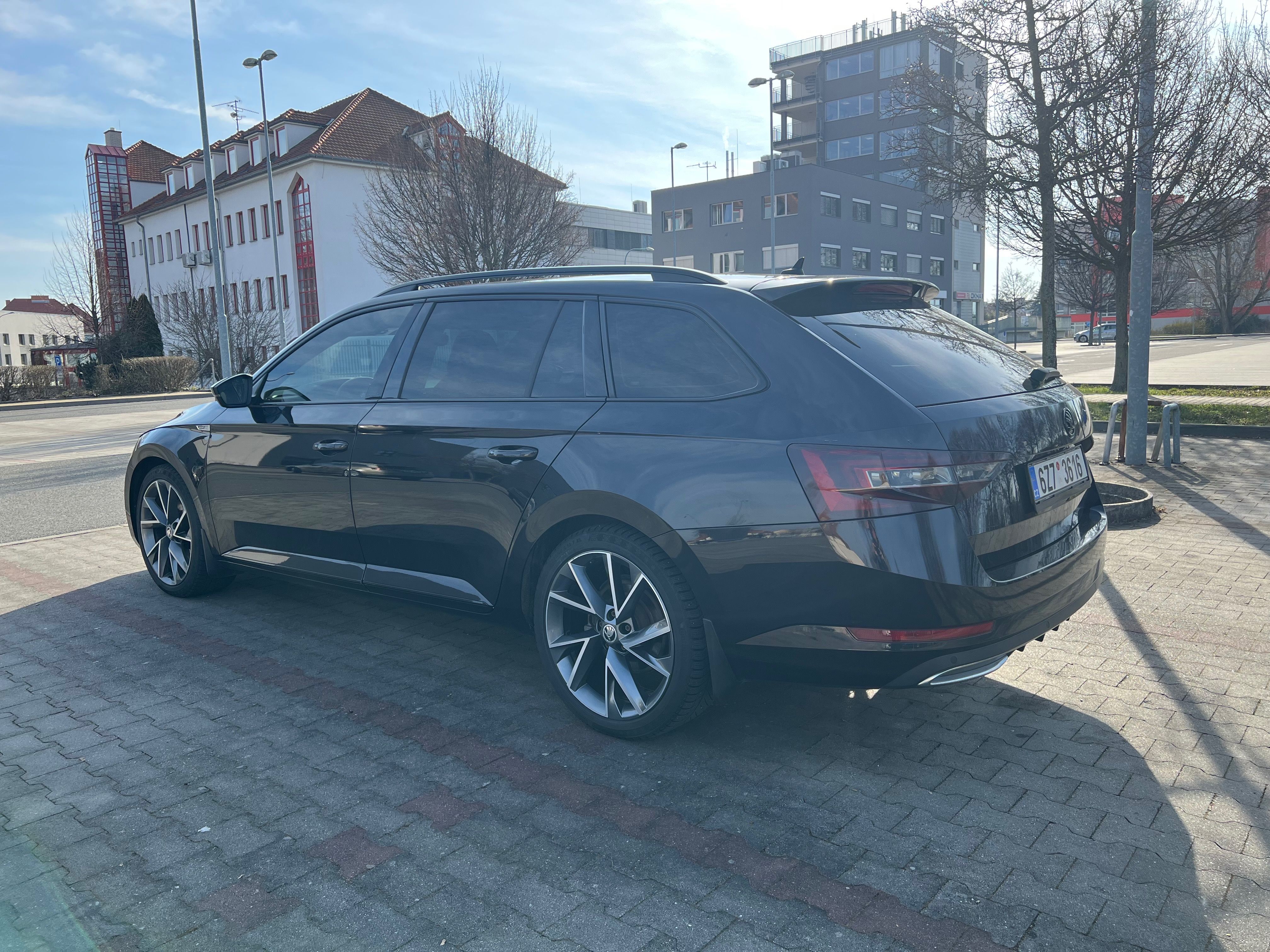 Škoda Superb, Škoda Superb,2.0 TDi SPORTLINE - fotka 2
