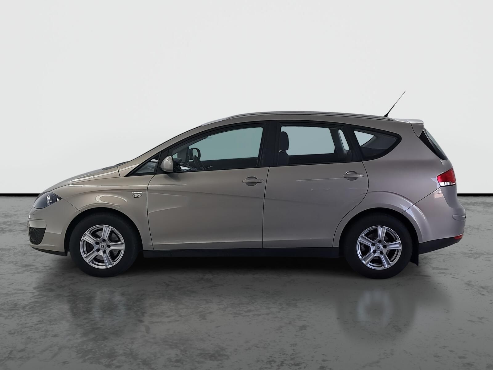 Seat Altea, 1.6 TDI, Automatická klima - fotka 3