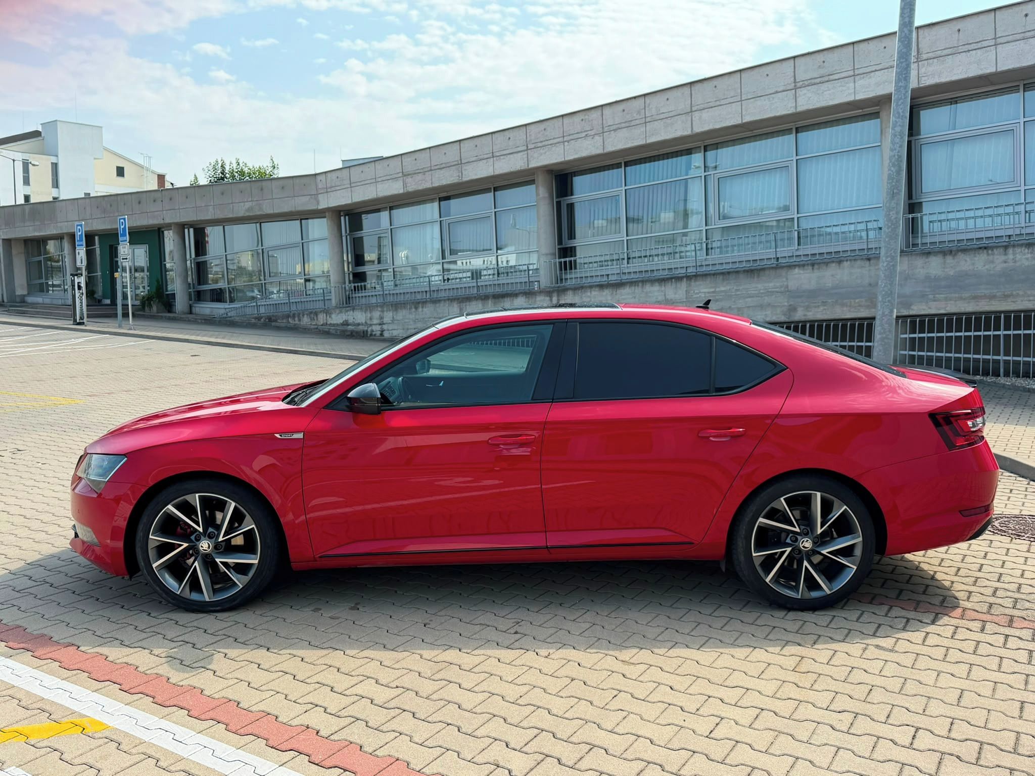 Škoda Superb, 2.0 TDI DSG 4X4 SPORTLINE,ALU - fotka 5