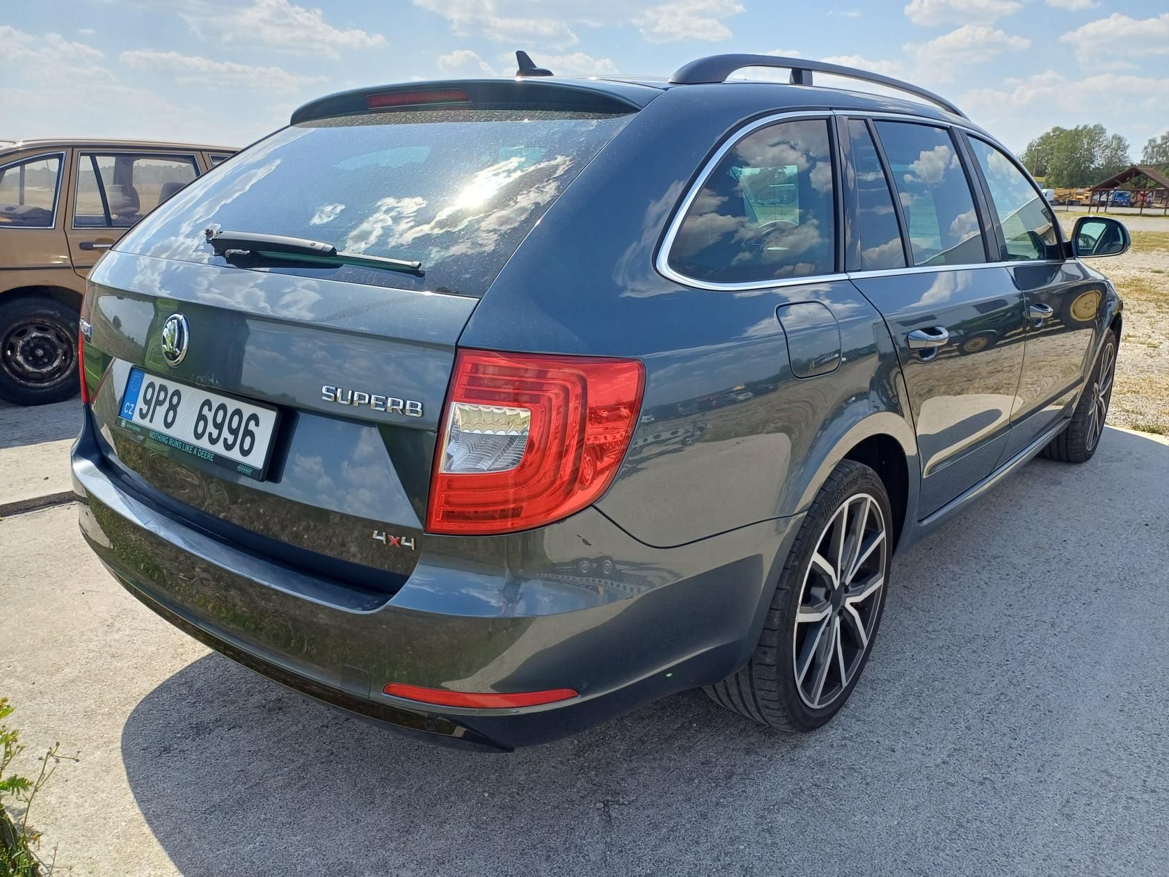 Škoda Superb, 2.0Tdi 4x4 DSG Xenon Navi - fotka 3