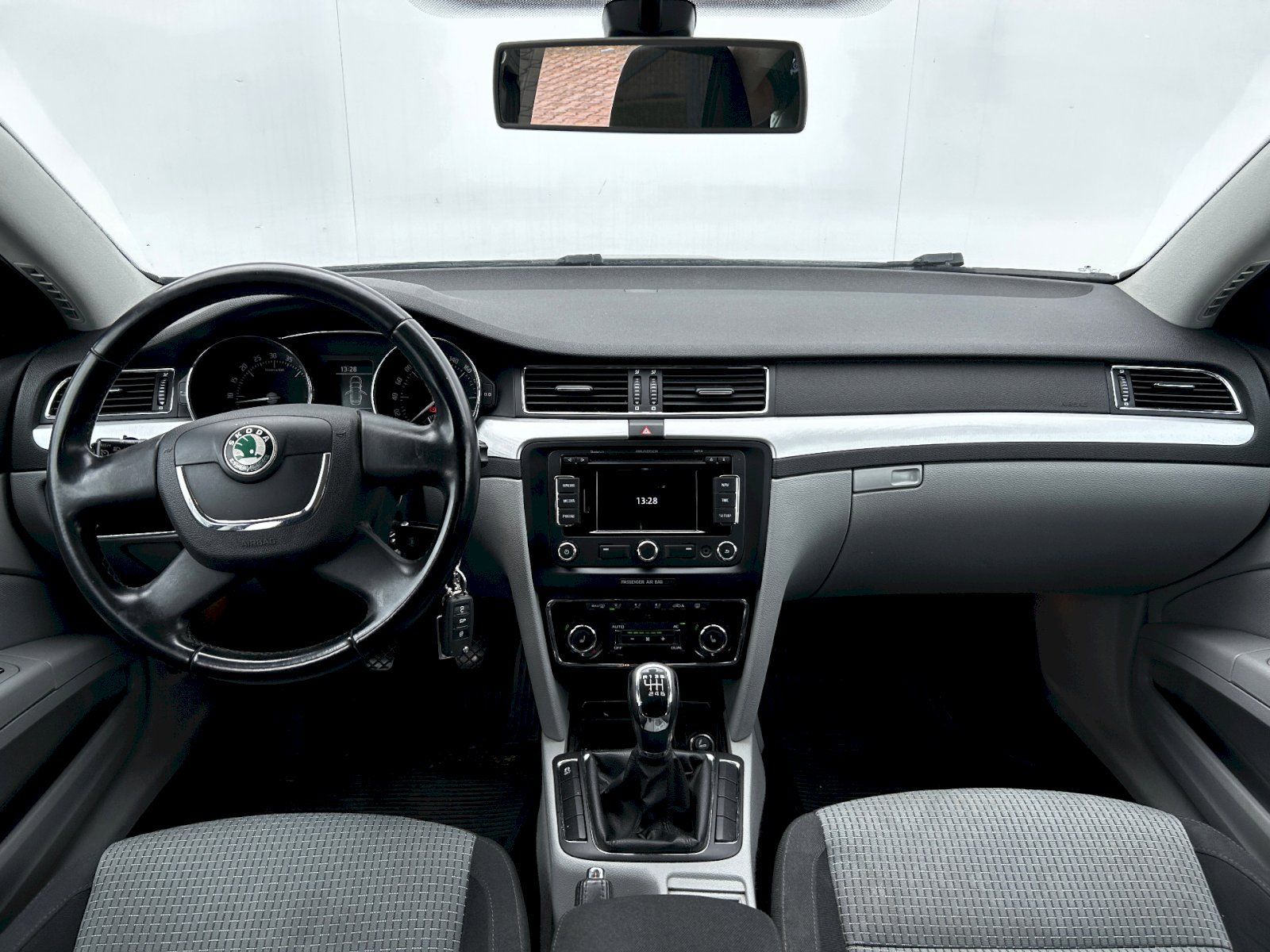 Škoda Superb, Combi 2.0 TDI CR DPF 125kW MP6 - fotka 5