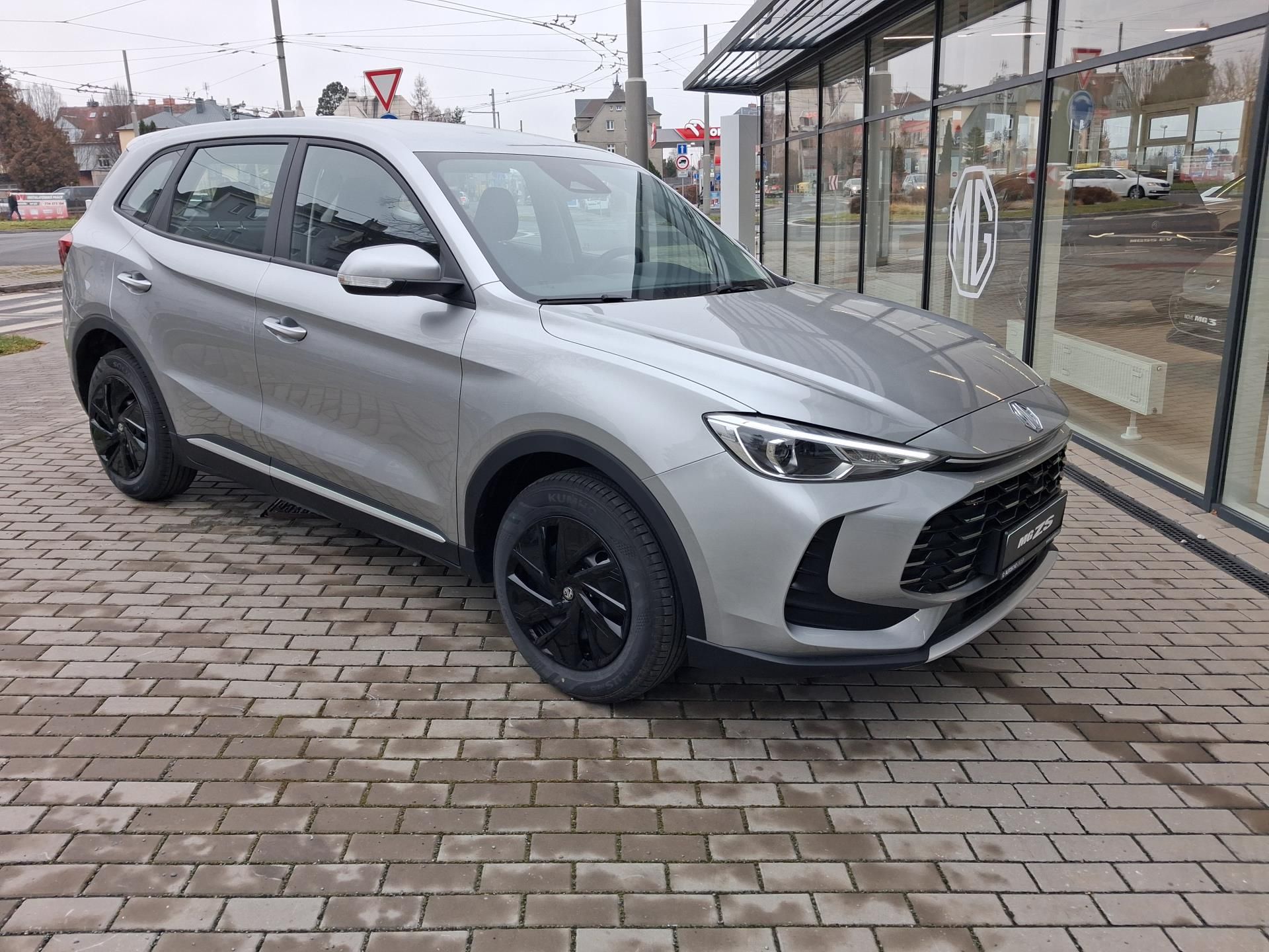 MG ZS, ESSENTIAL Hybrid+ 145kW 4AT - fotka 6