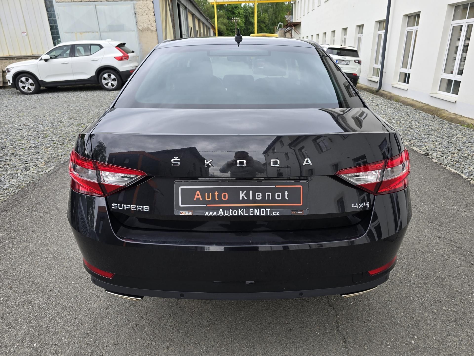 Škoda Superb, 2,0TSI 200kW 4x4 DSG WEBASTO - fotka 6