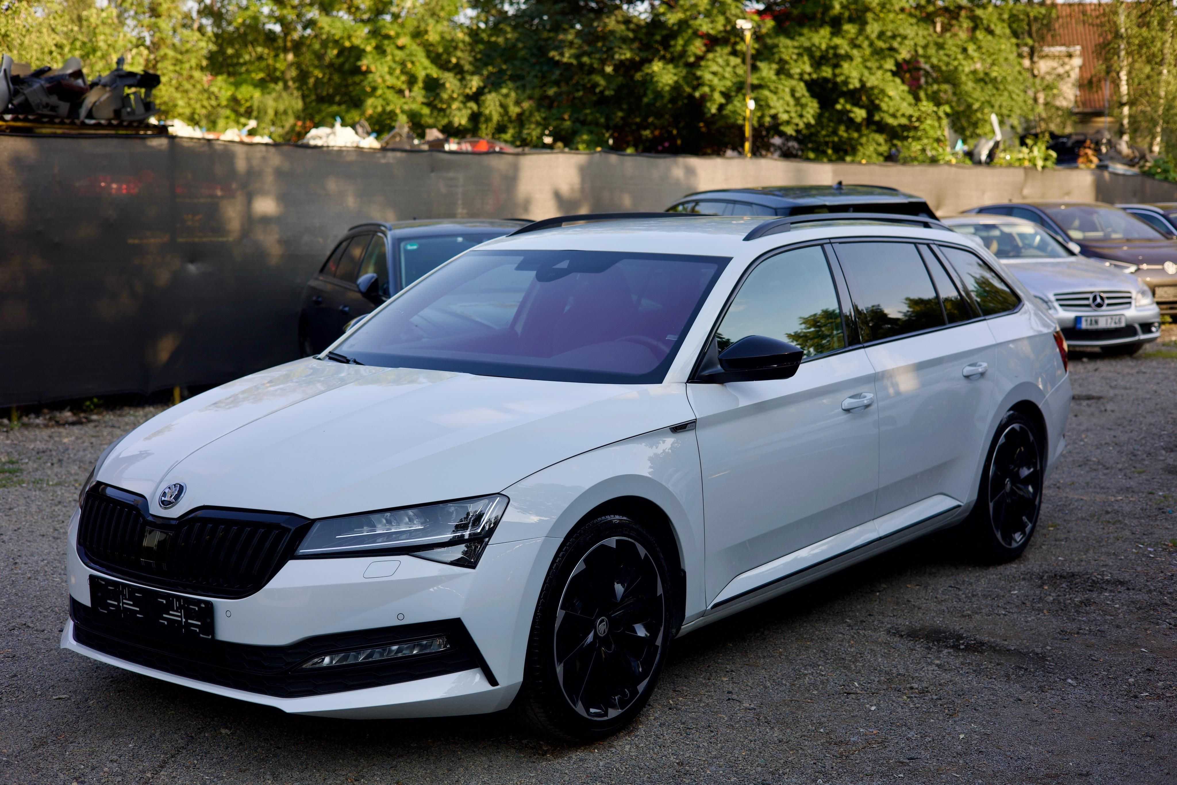 Škoda Superb, Škoda Superb SPORTLINE - fotka 2