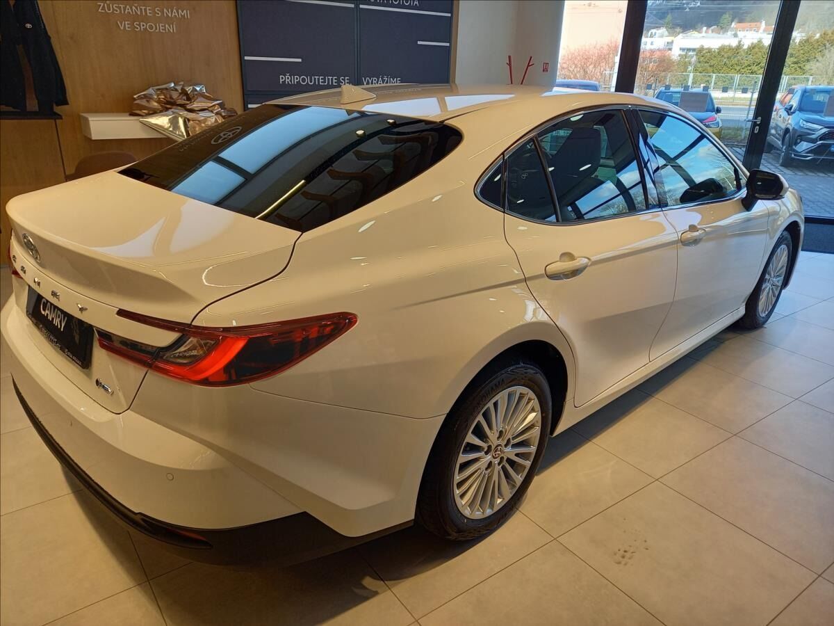 Toyota Camry, 2,5 - fotka 6