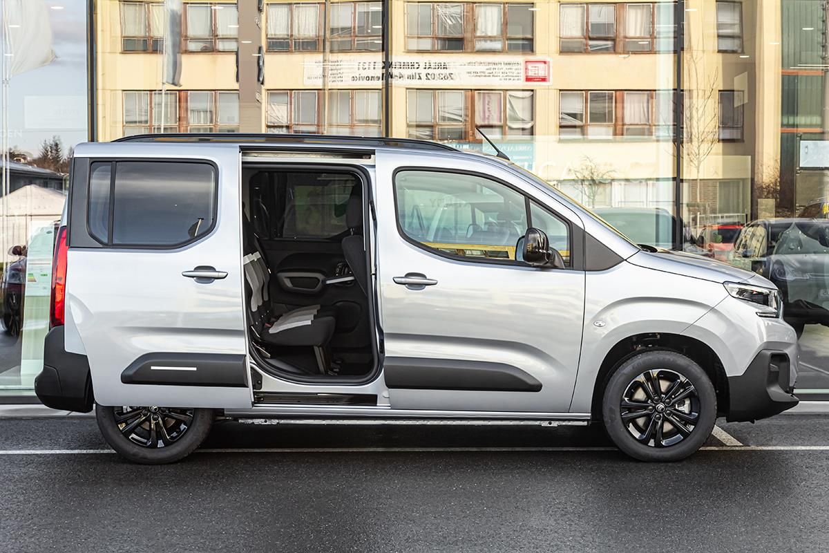 Citroën Berlingo, 1,5 MAX Diesel + ZIMA+hands fr - fotka 6
