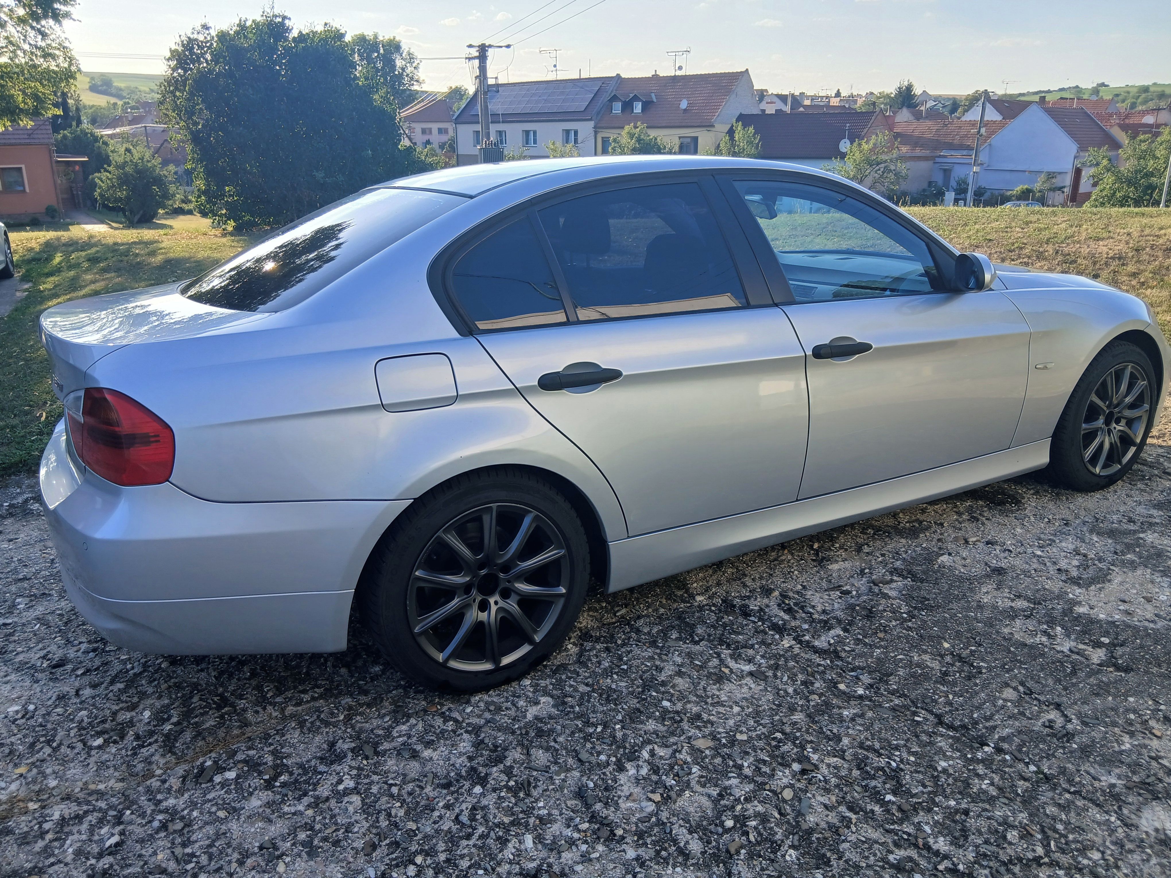 BMW Řada 3, 110 kW - 190000km - fotka 5