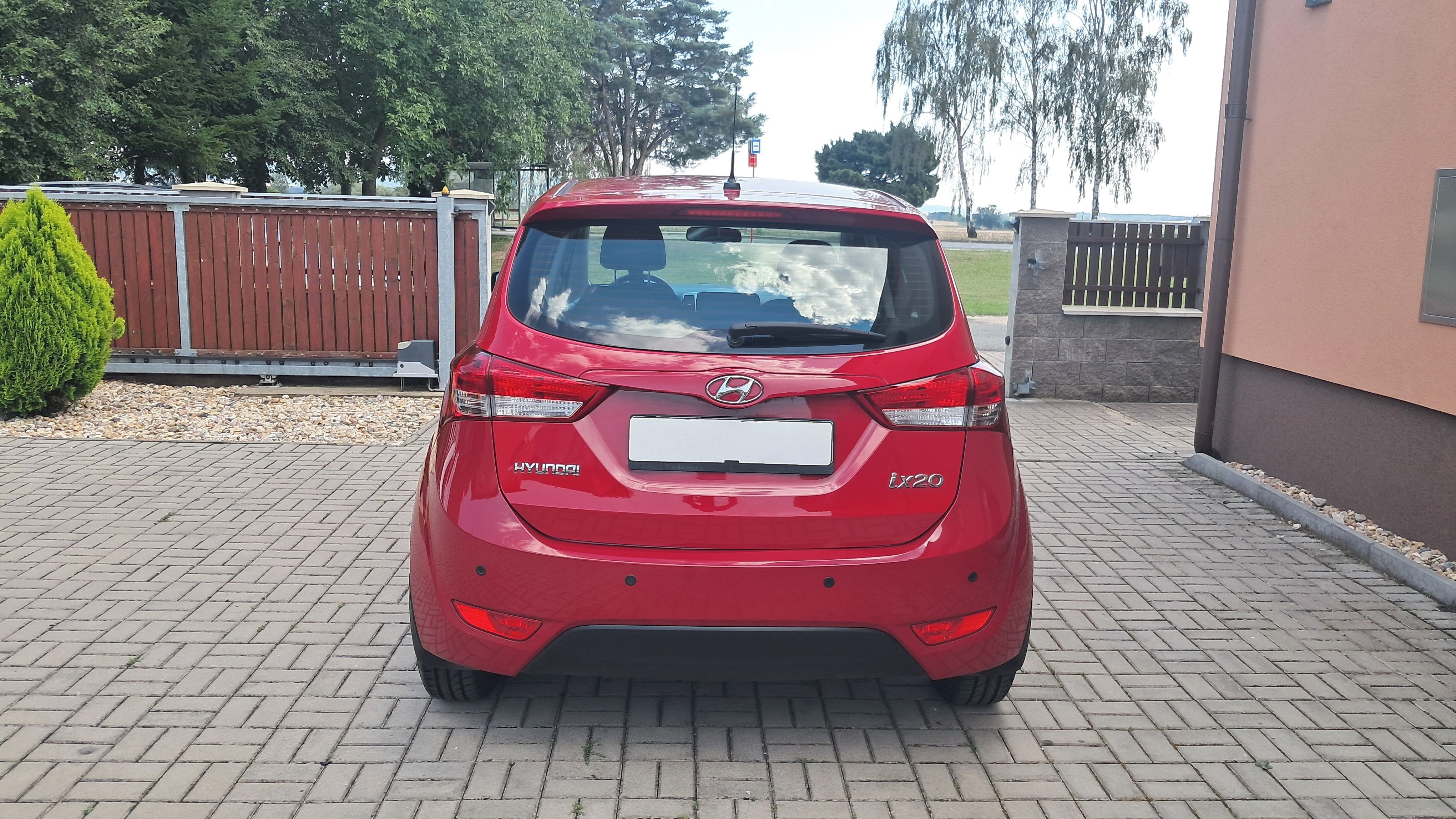 Hyundai ix20, 1.4i / najeto 79 000 km - fotka 6