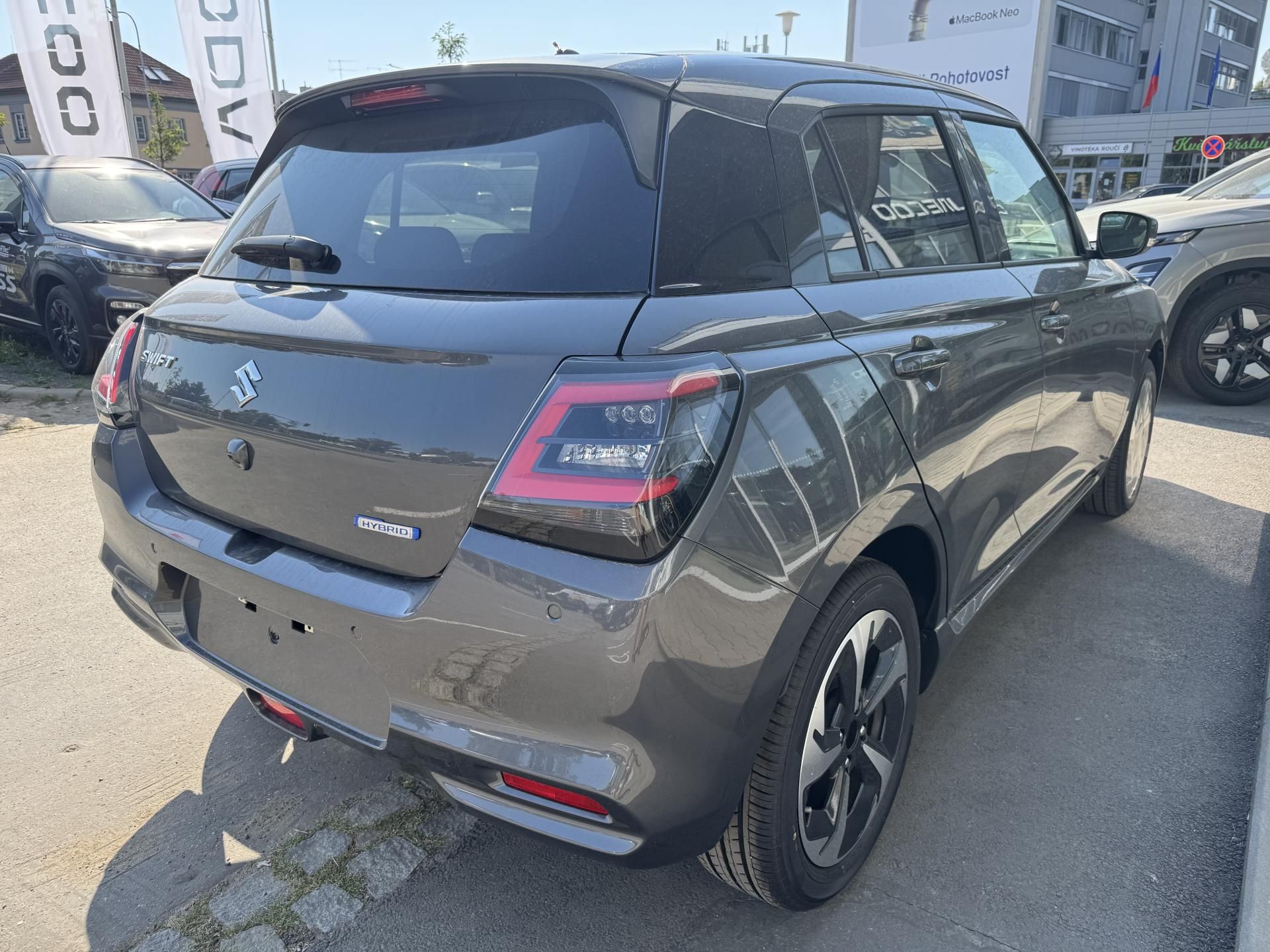 Suzuki Swift, 1,2 Elegance CVT hybrid - fotka 3