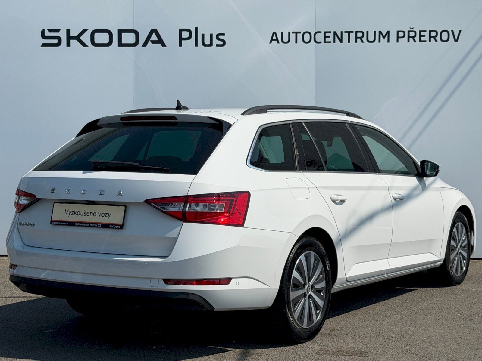 Škoda Superb, 2.0 TDI 110kW Comfort Plus - fotka 2