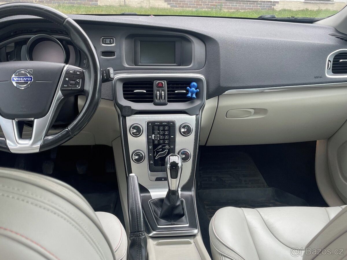 Volvo V40, VOLVO V 40 1,6 D - fotka 6