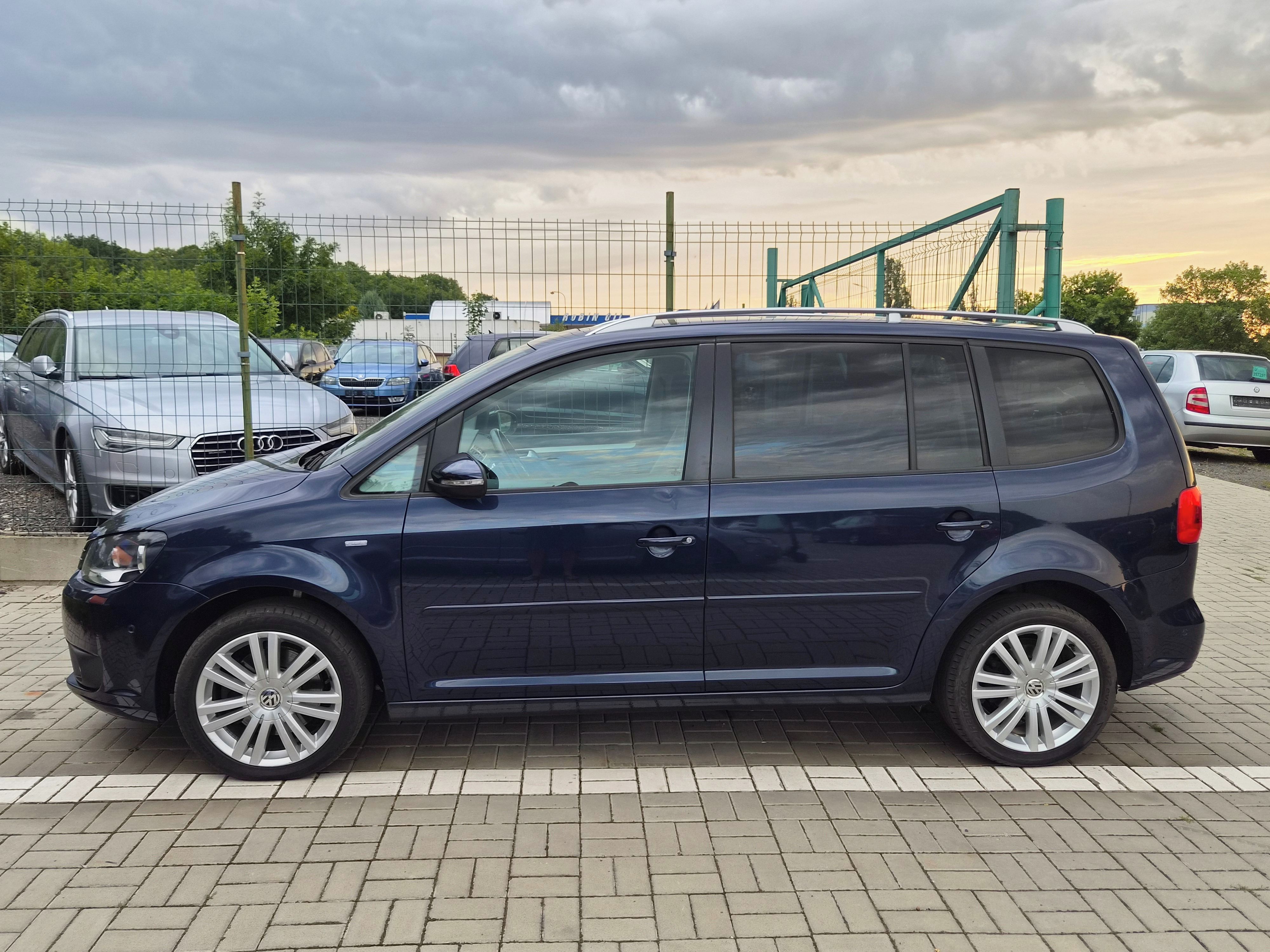 Volkswagen Touran, LIFE 1.4 I - SERVISKA , 7 MÍST - fotka 5