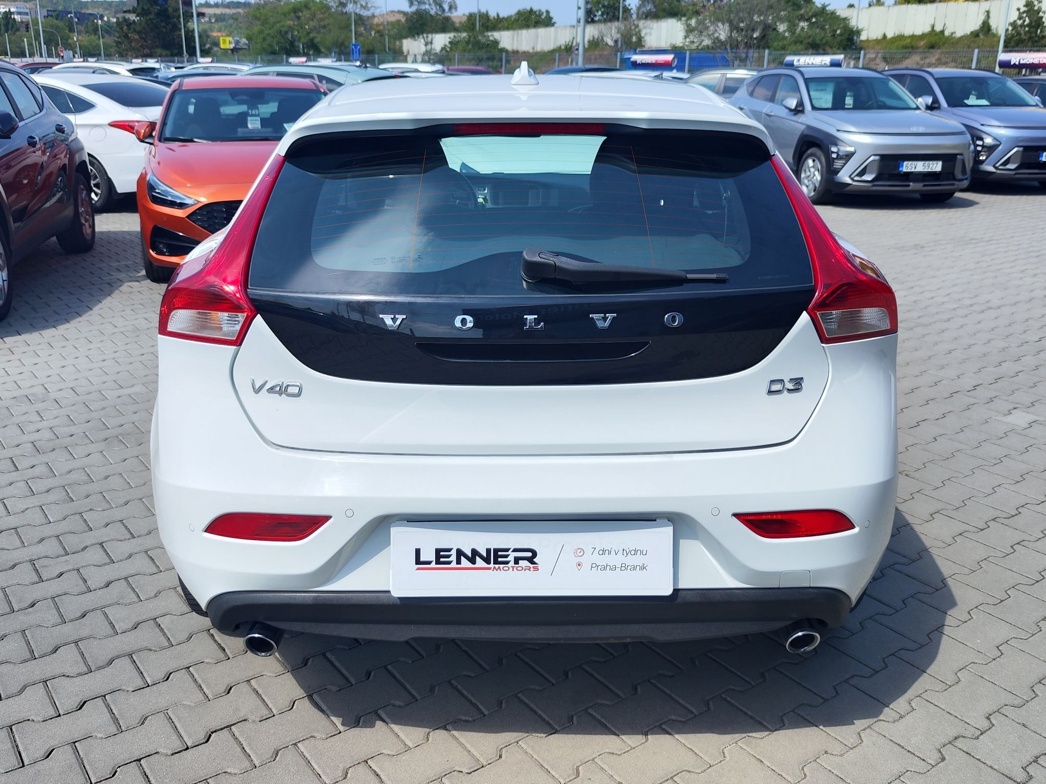 Volvo V40, 2.0 TDI/110kW - fotka 6