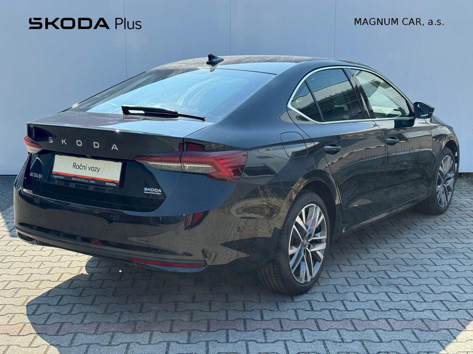 Škoda Octavia, EXCLUSIVE SELECTION 2.0 TDI/11 - fotka 2