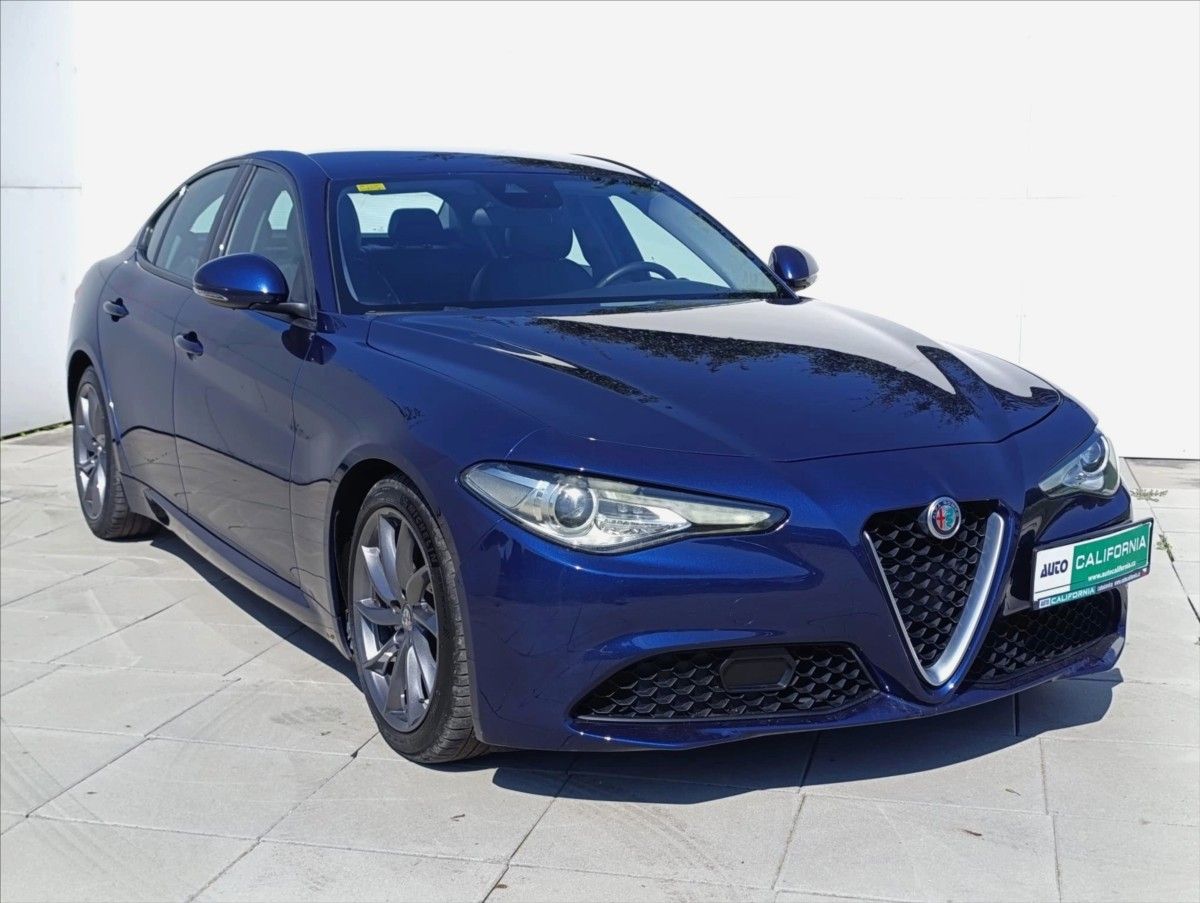 Alfa Romeo Giulia, 2,2 JTD Automat Navi ,Tempomat - fotka 4