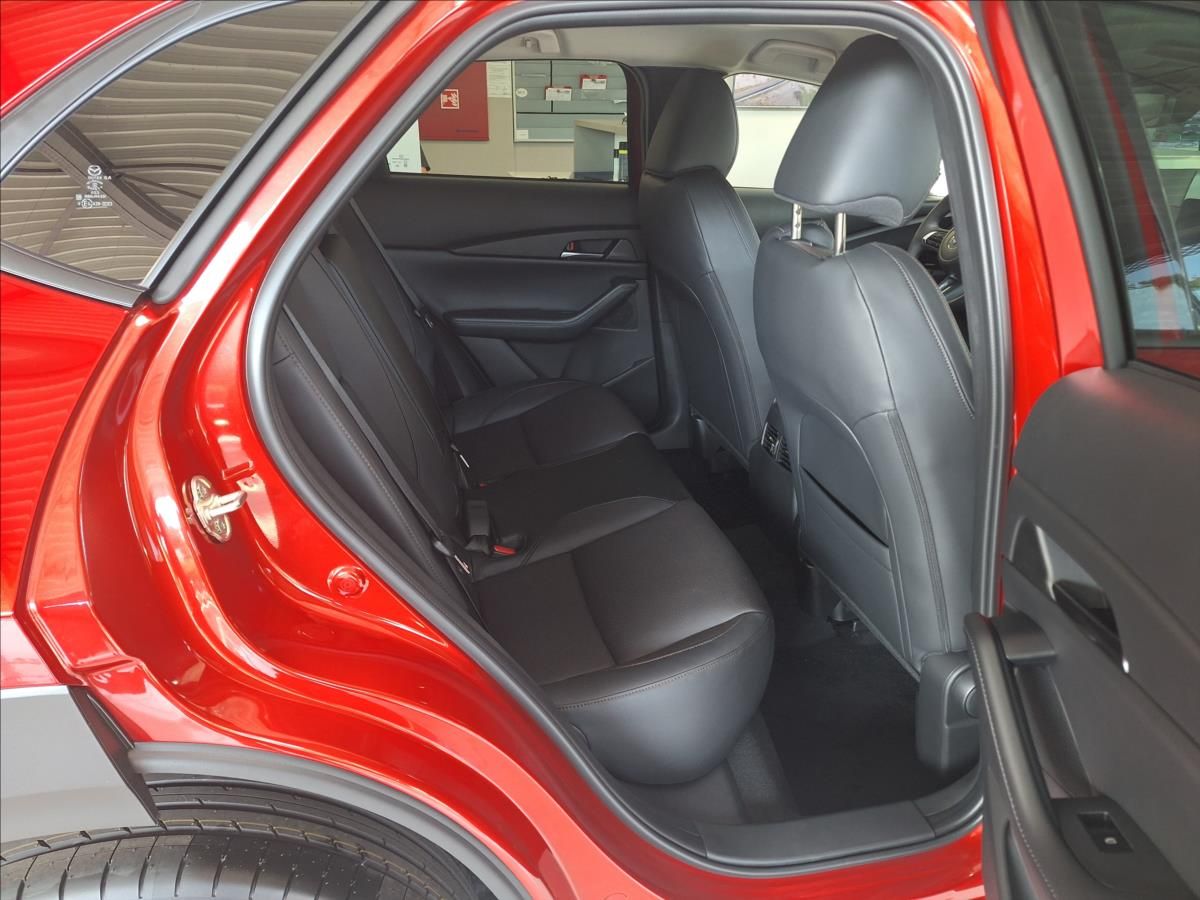 Mazda CX-30, 2.5 G 140k 6AT FWD HOMURA PLUS - fotka 4