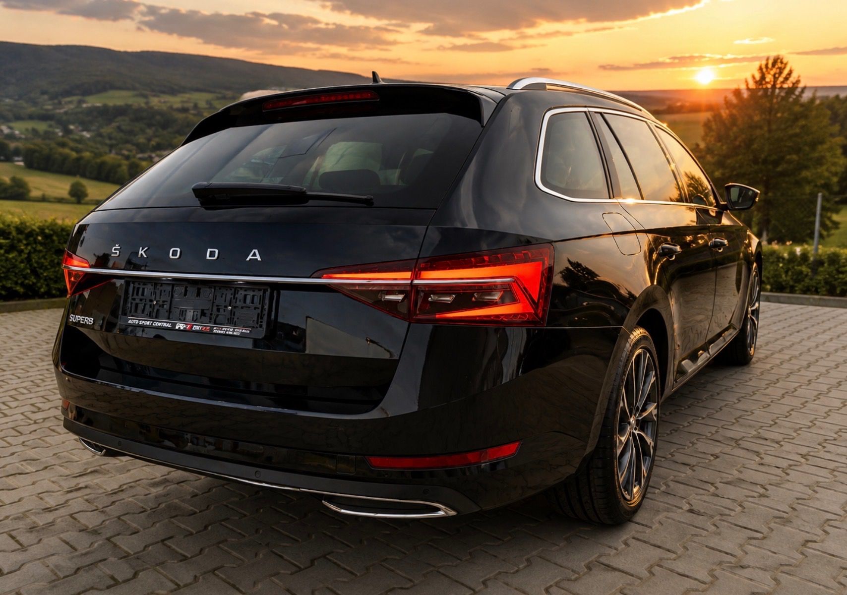 Škoda Superb, 2tdi dsg 150ps L&K - fotka 3